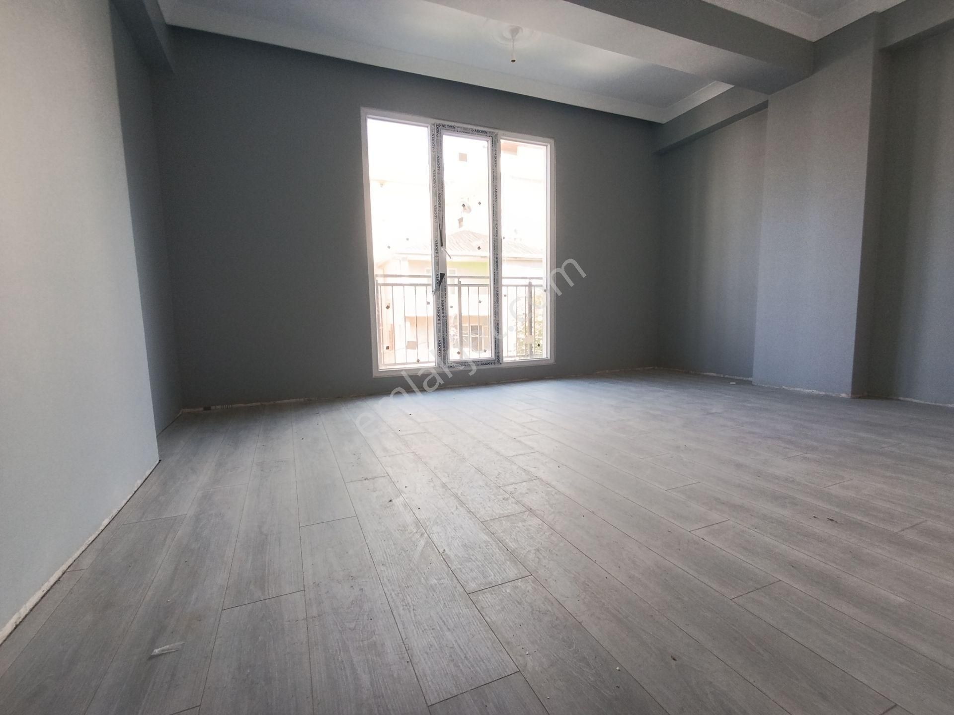 Pendik Esenyalı"da Satılık 3+1 120m2 Sıfır Asansörlü Kapalı Açık Otoparklı Daire