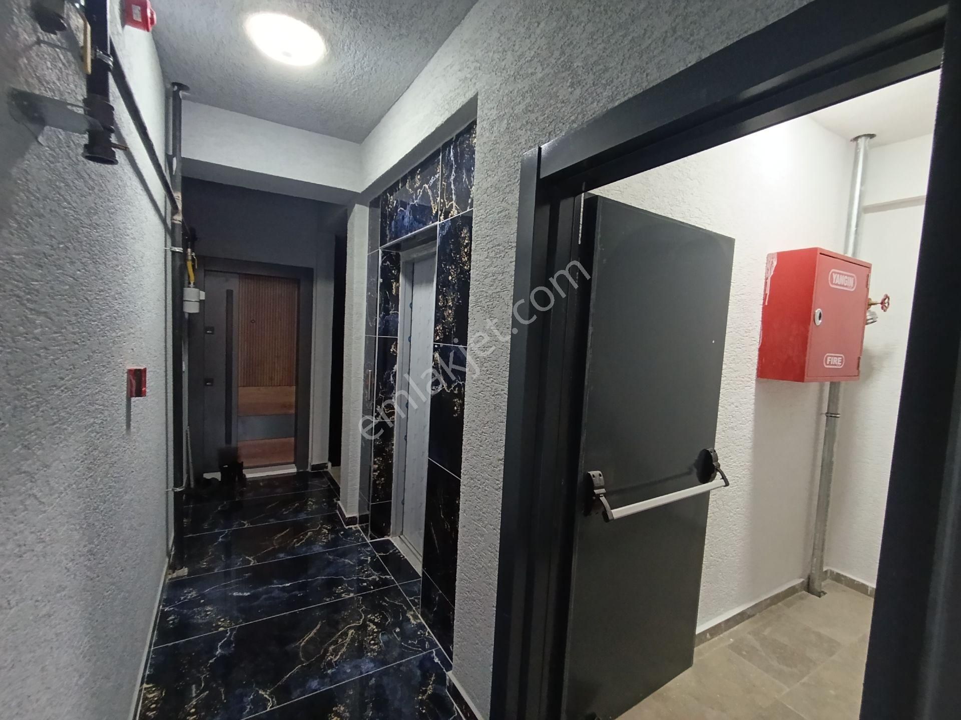 Pendik Esenyalı"da Satılık 3+1 120m2 Sıfır Asansörlü Kapalı Açık Otoparklı Daire - Görsel 24