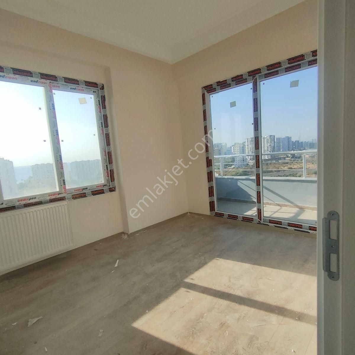 Zümrüt'ten Mezitli Seymenli Mah. Havuzlu Sıfır 2+1 Sat. Daire - Görsel 2