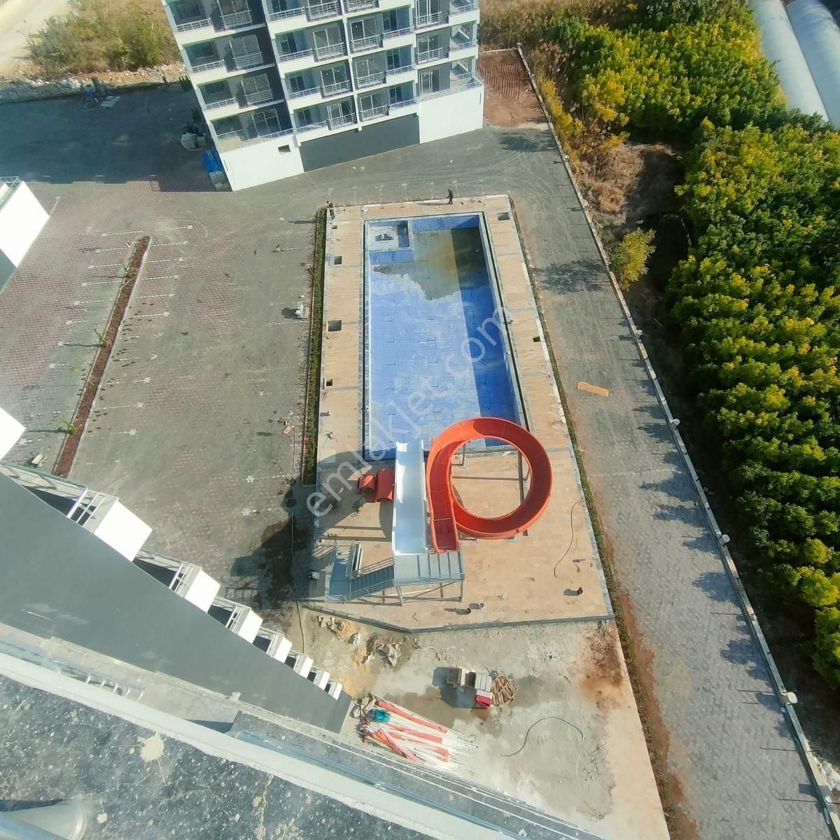 Zümrüt'ten Mezitli Seymenli Mah. Havuzlu Sıfır 2+1 Sat. Daire - Görsel 9