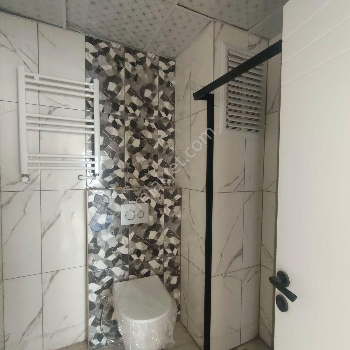 Zümrüt'ten Mezitli Seymenli Mah. Havuzlu Sıfır 2+1 Sat. Daire