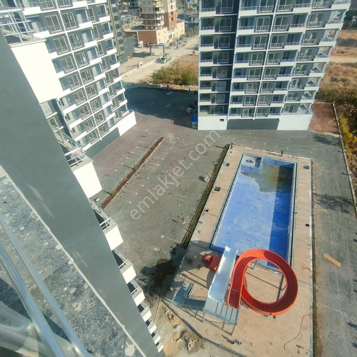 Zümrüt'ten Mezitli Seymenli Mah. Havuzlu Sıfır 2+1 Sat. Daire - Görsel 6