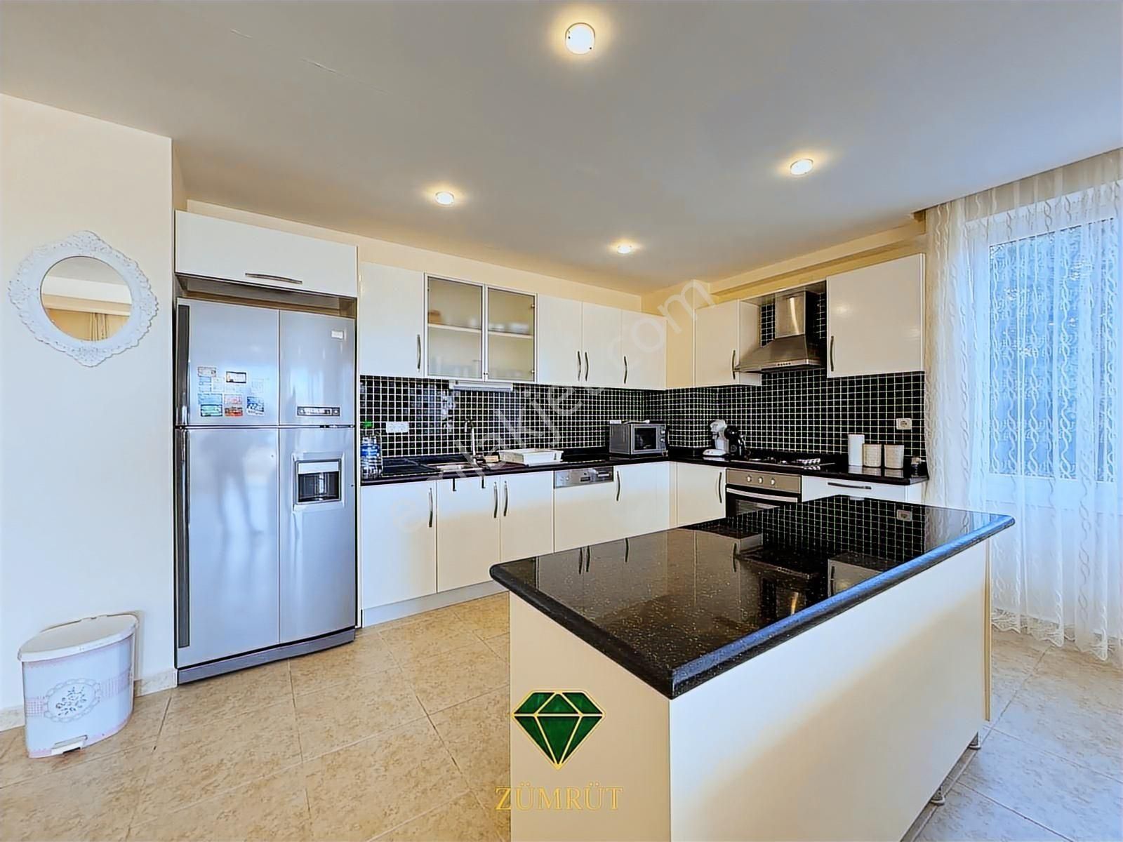 Zümrüt'ten Queenaba Sitesin'de 3+1 Full Eşyalı Satılık Daire