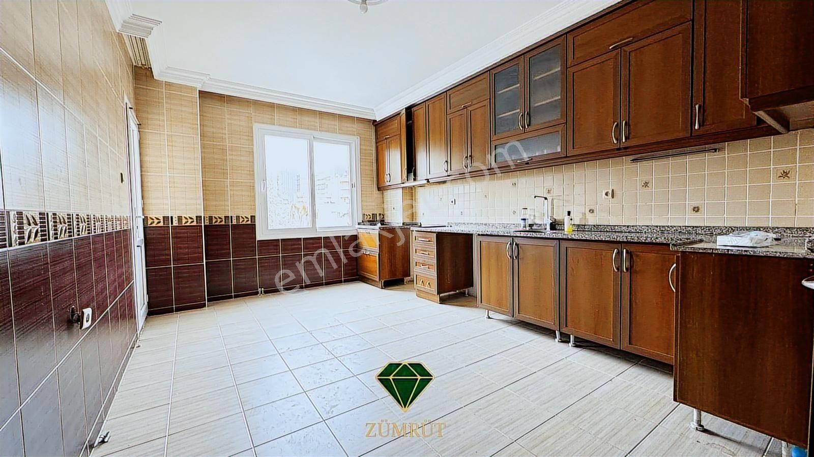 Zümrüt'ten Atatürk Mah. 3+1, 180 M2 Kiralık Daire - Görsel 7