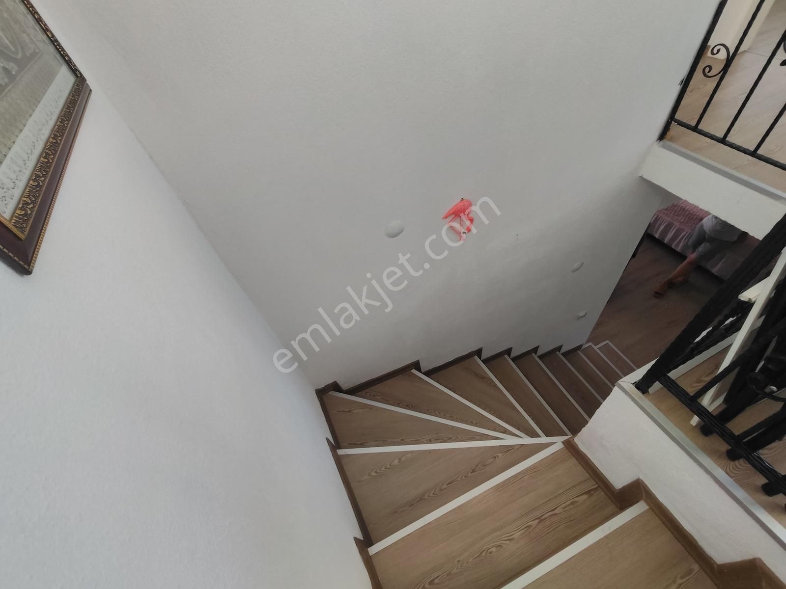 Menderes Çile Köyünde 300 M2 Arsa İçinde 3+1 Dublex Müstakil Ev - Görsel 12