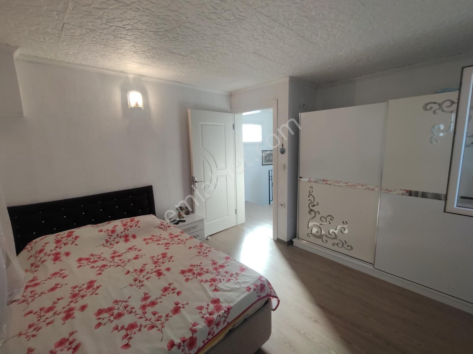 Menderes Çile Köyünde 300 M2 Arsa İçinde 3+1 Dublex Müstakil Ev - Görsel 3