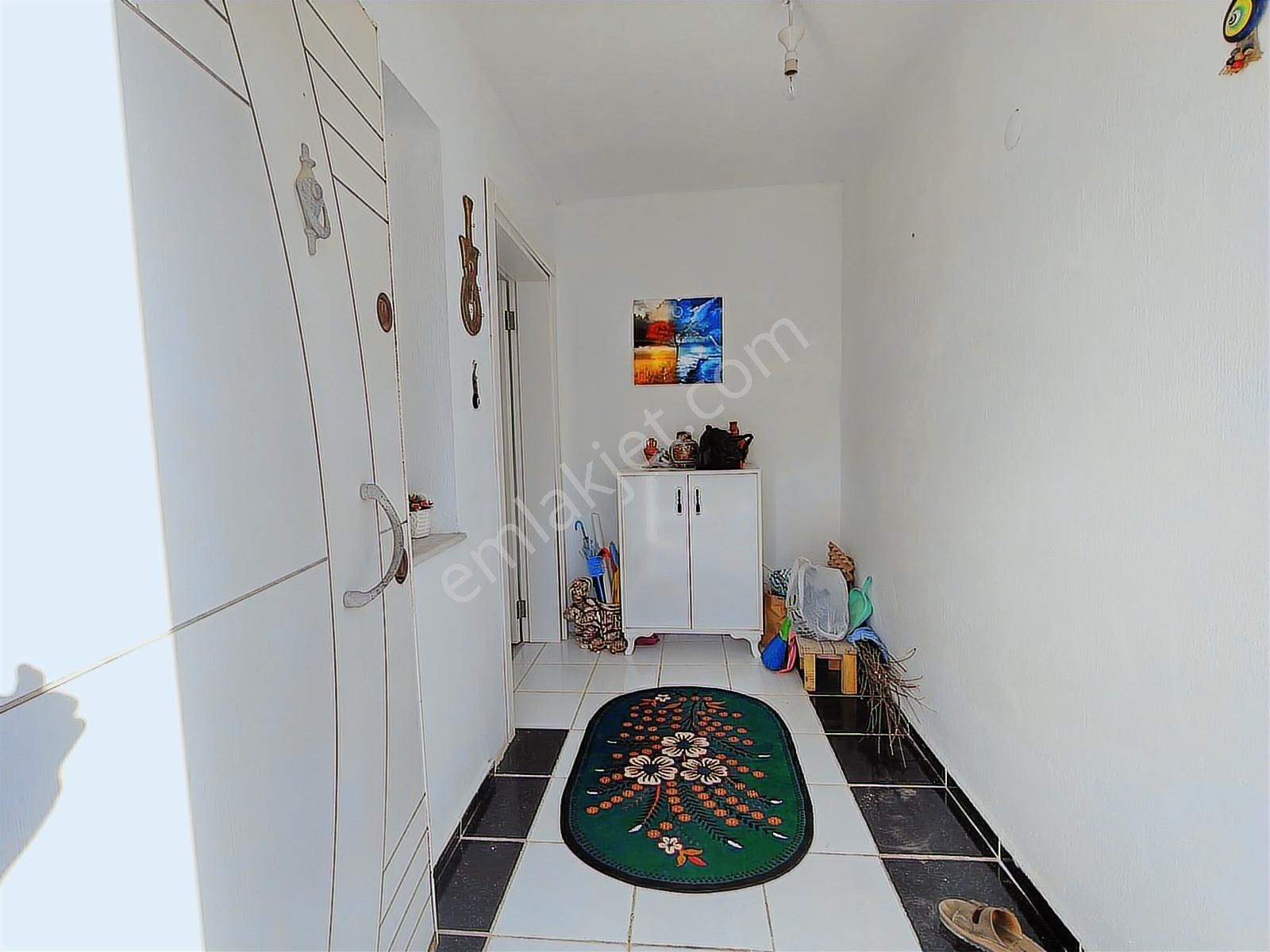 Menderes Çile Köyünde 300 M2 Arsa İçinde 3+1 Dublex Müstakil Ev