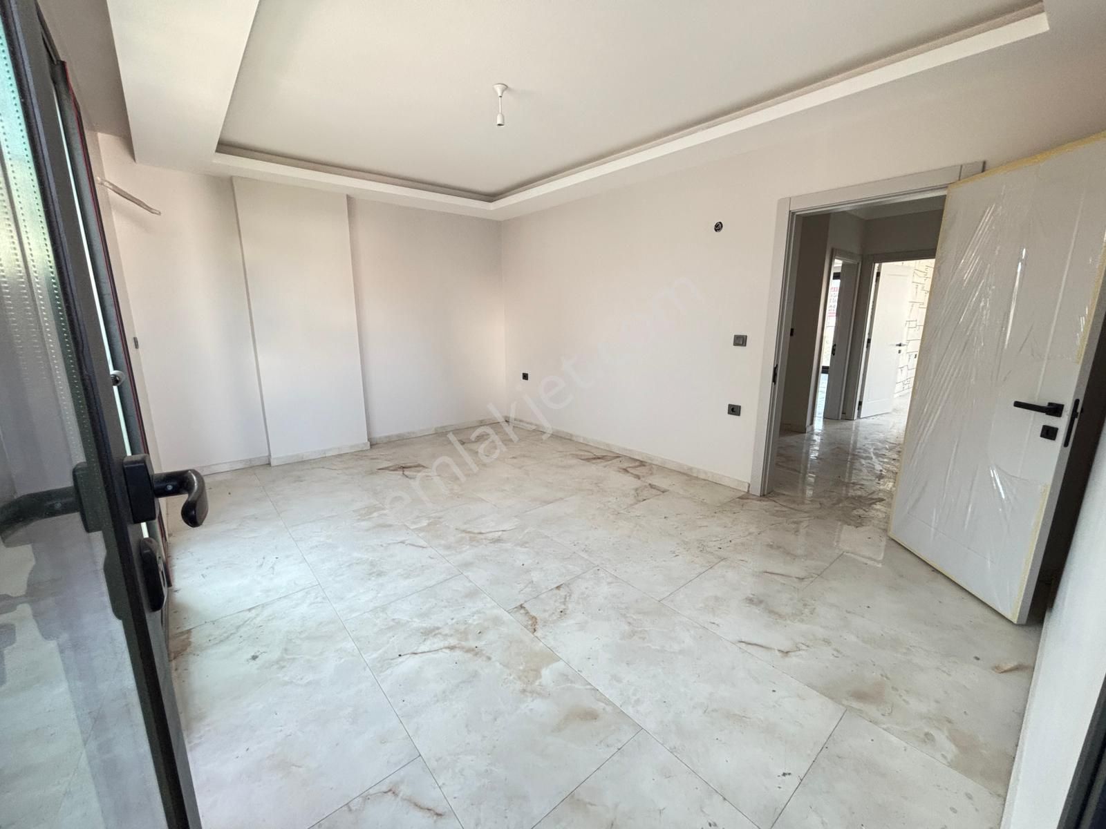 İzmir Seferihisar Payamlı Merkezde Geniş Ferah Yapılı Satılık 6+2 Tripleks - Görsel 17