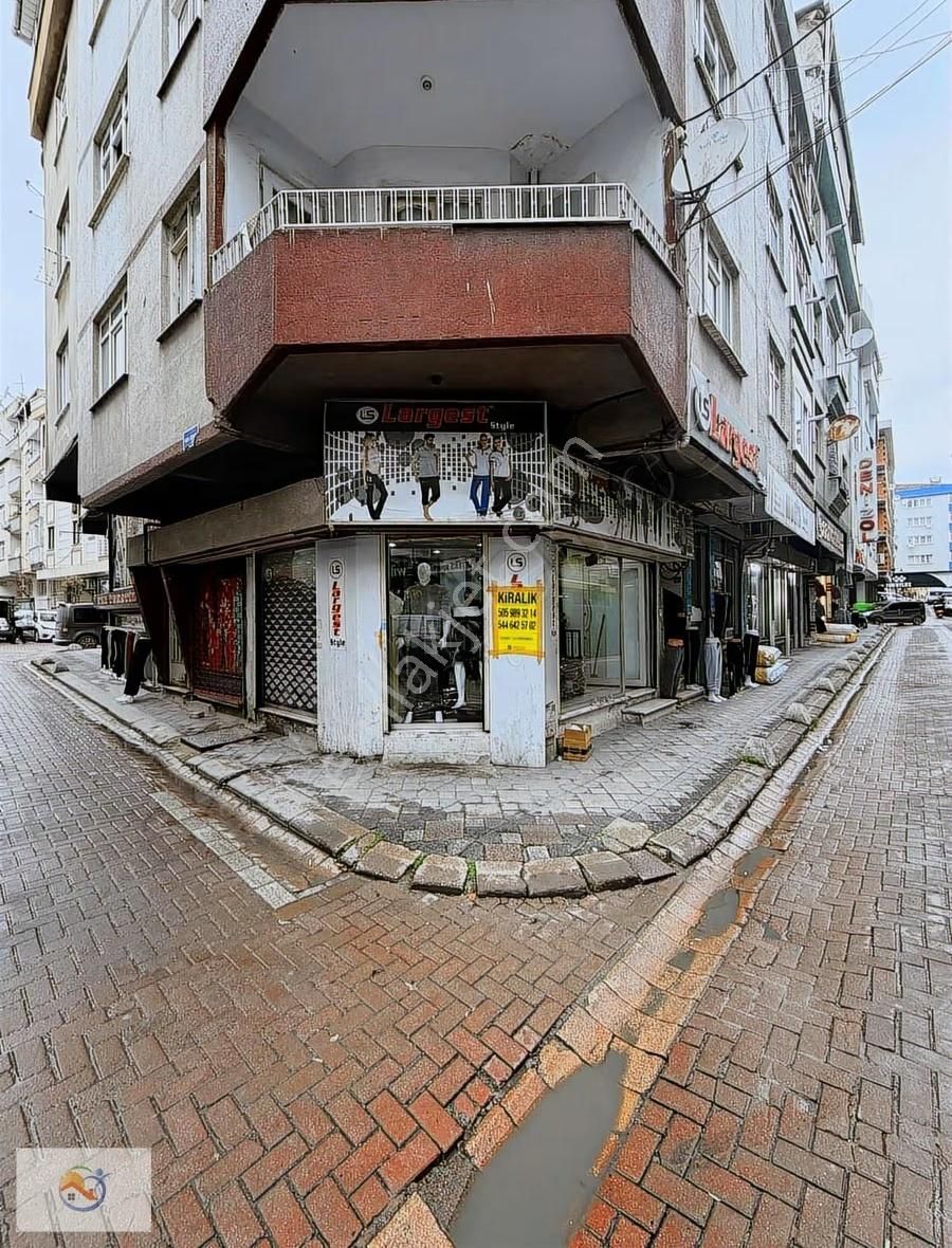 Beştelsizde Köşe Başı Giriş Dükkan