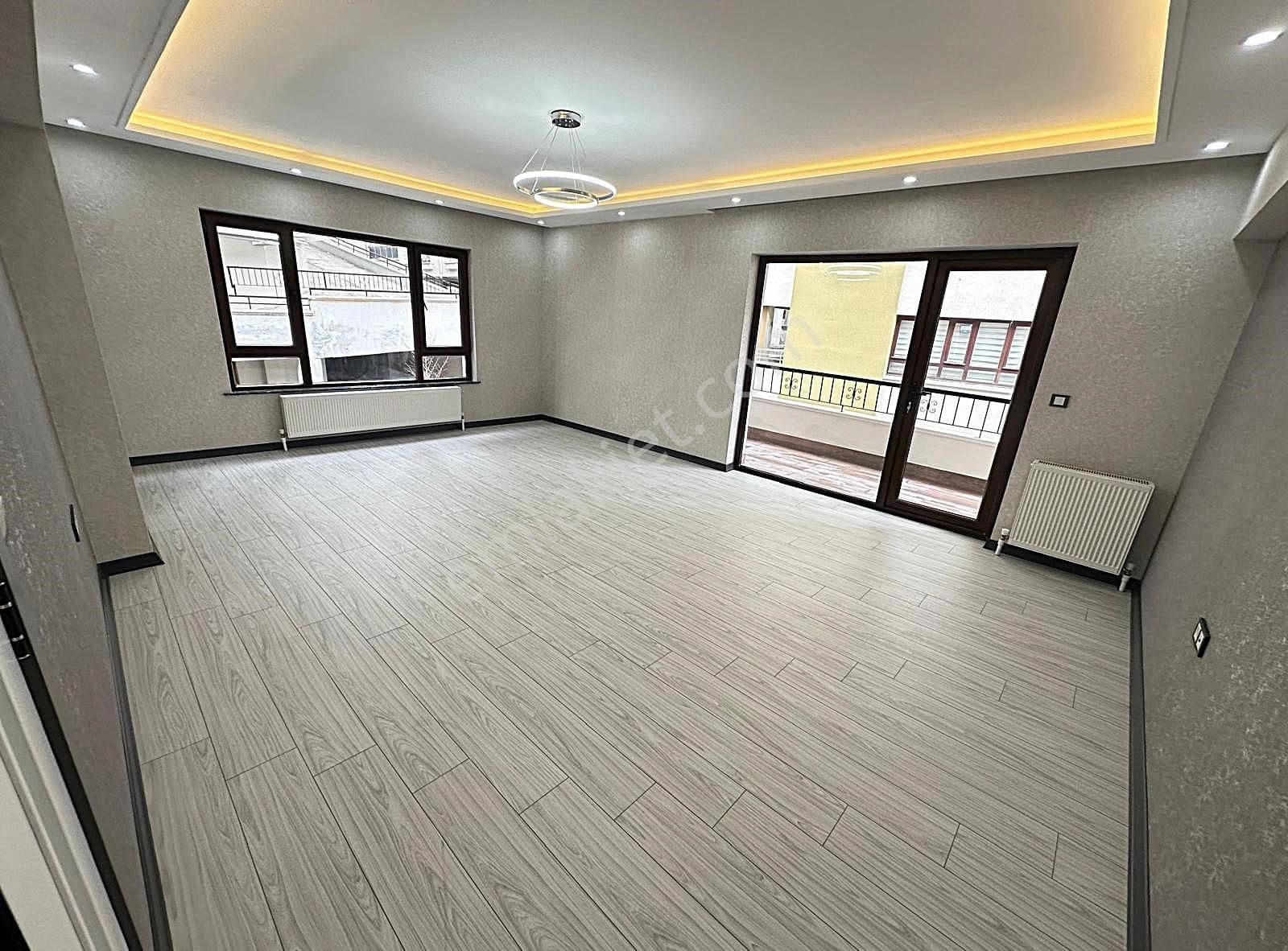 Atanora Vadi'den Gökkuşağı Caddesi Üzerinde Süper Lüks Yapılı 3+1+2 Banyolu Asansörlü Arakat - Görsel 11