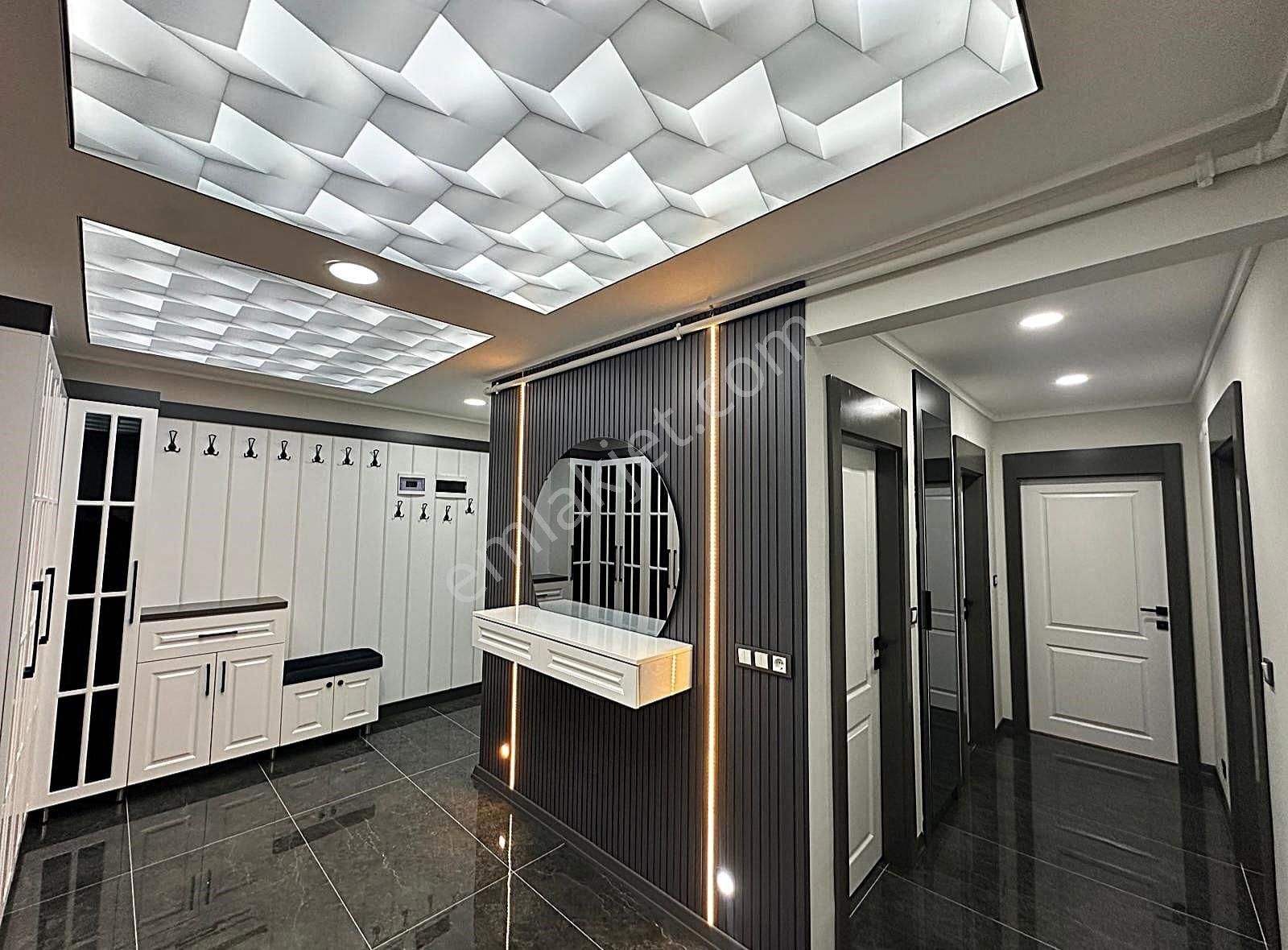 Atanora Vadi'den Gökkuşağı Caddesi Üzerinde Süper Lüks Yapılı 3+1+2 Banyolu Asansörlü Arakat - Görsel 13