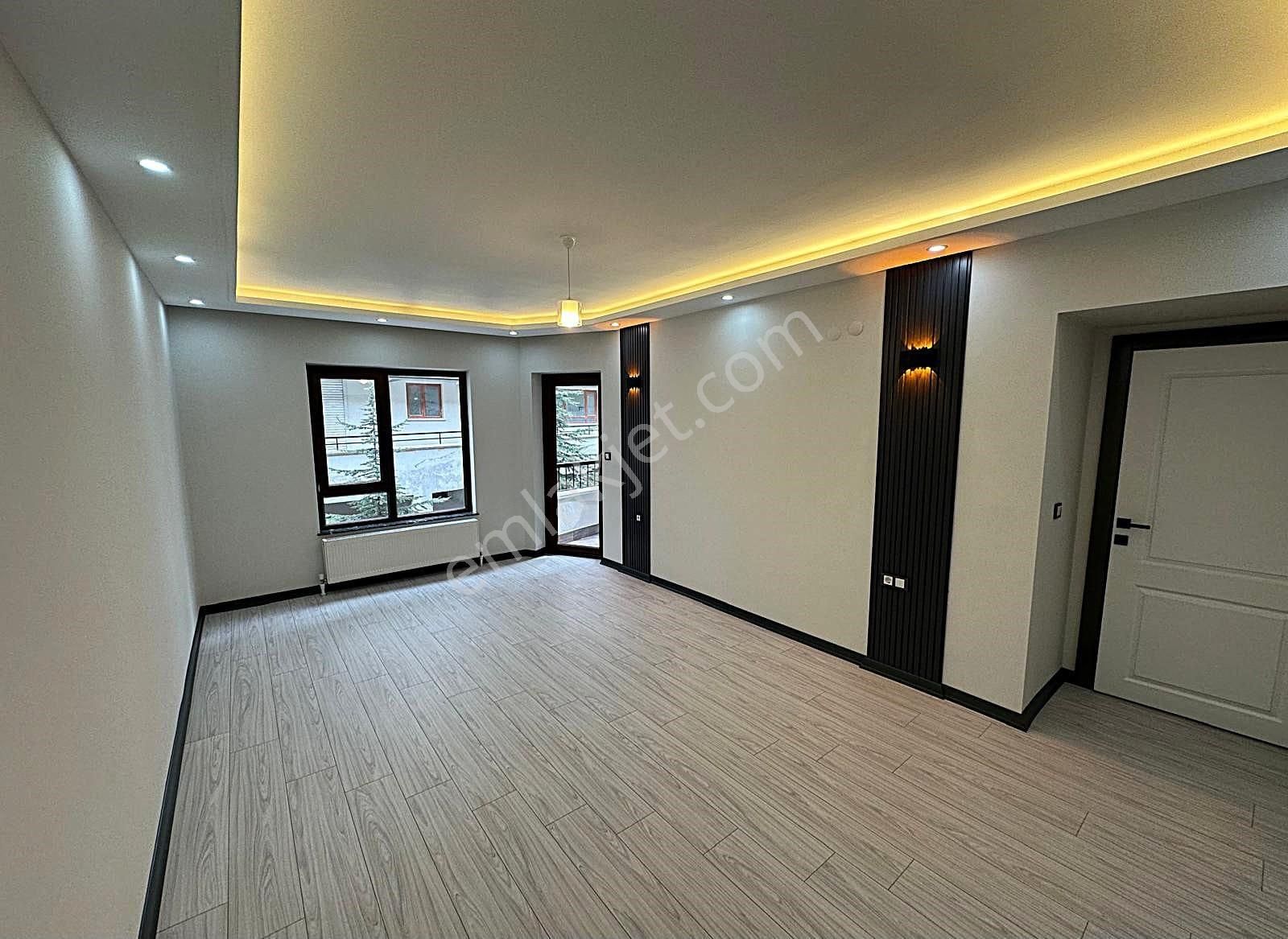 Atanora Vadi'den Gökkuşağı Caddesi Üzerinde Süper Lüks Yapılı 3+1+2 Banyolu Asansörlü Arakat - Görsel 5