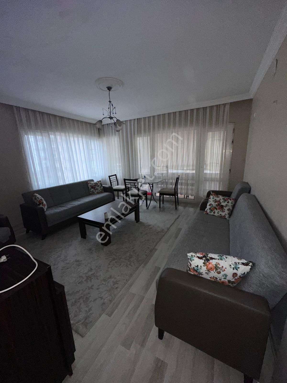 Ata Emlak'tan Bahçelievlerde 2+1 Eşyalı Kiralık Daire