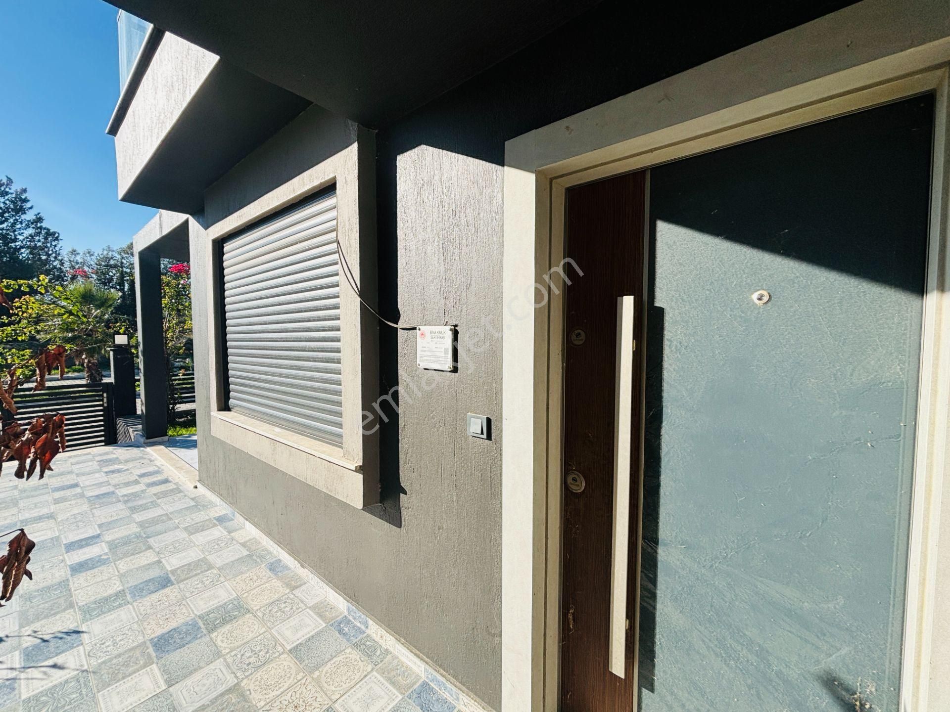 İzmir Seferihisar Atatürk Mahallesi’nde Denize Sıfır Müstakil Tapulu 3+1 Tripleks Yazlık Villa - Görsel 12