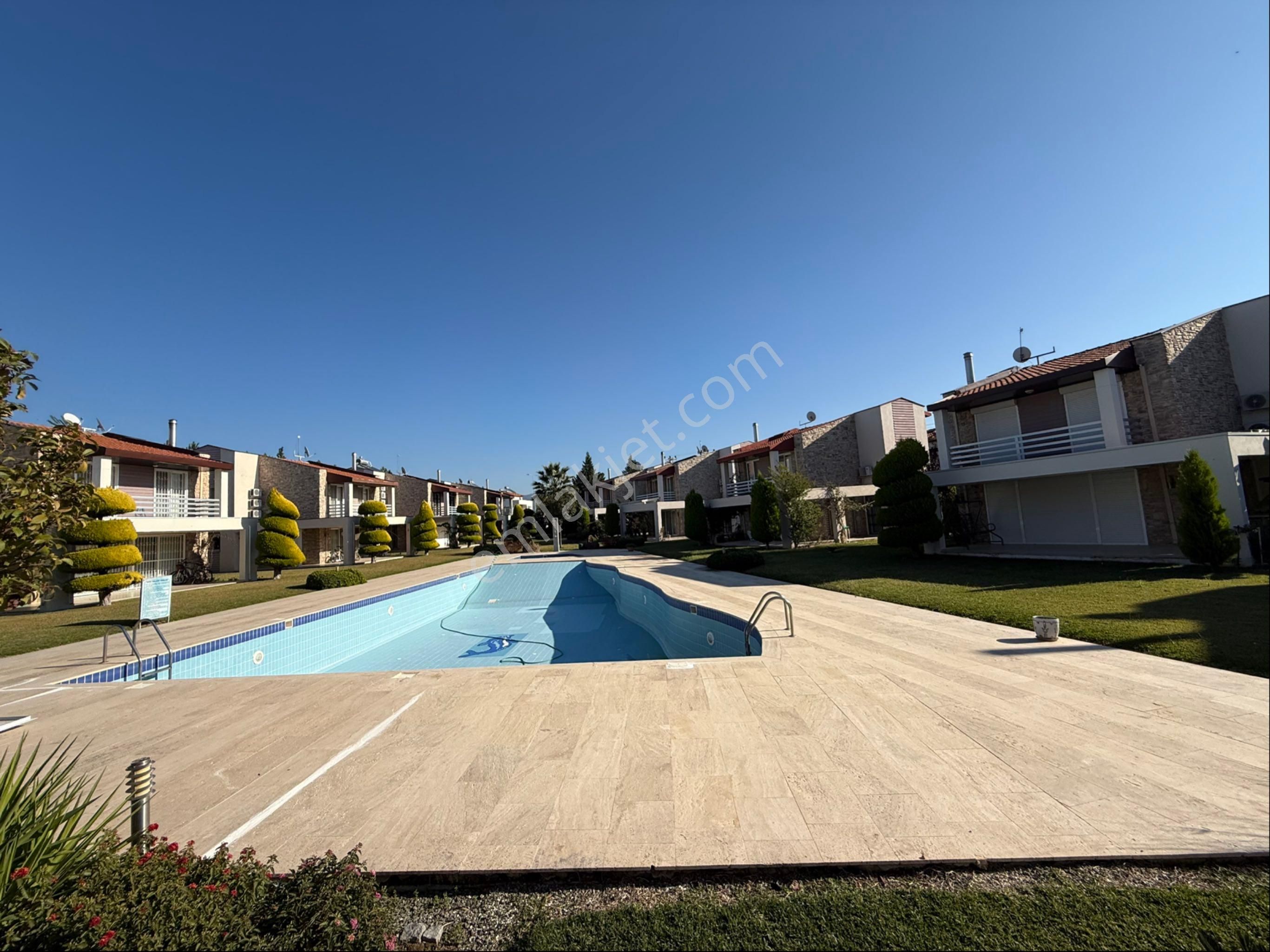 Sahil Siteleri Denize Yakın 3+1 Tek Müstakil Villa - Görsel 29