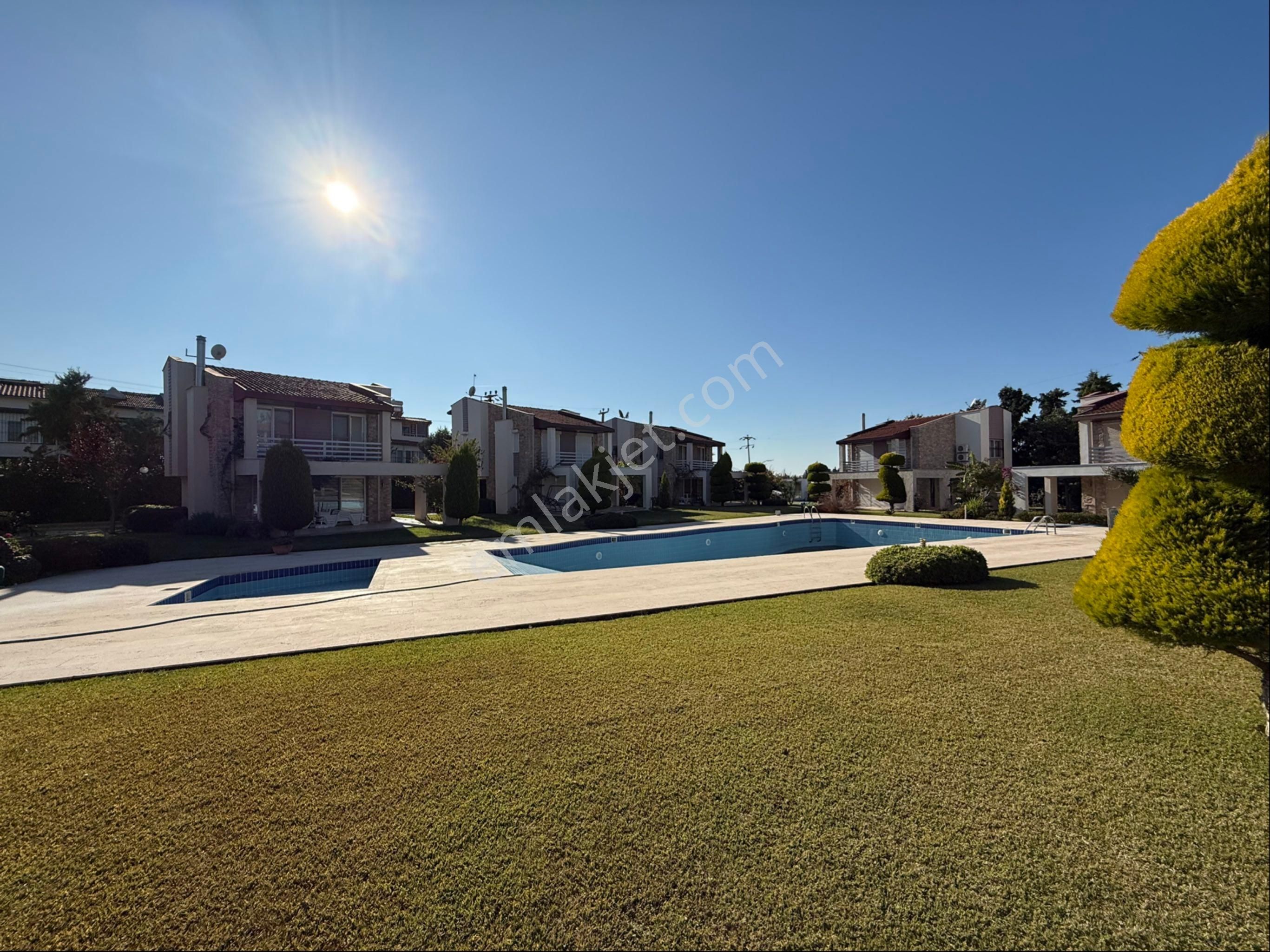 Sahil Siteleri Denize Yakın 3+1 Tek Müstakil Villa - Görsel 25