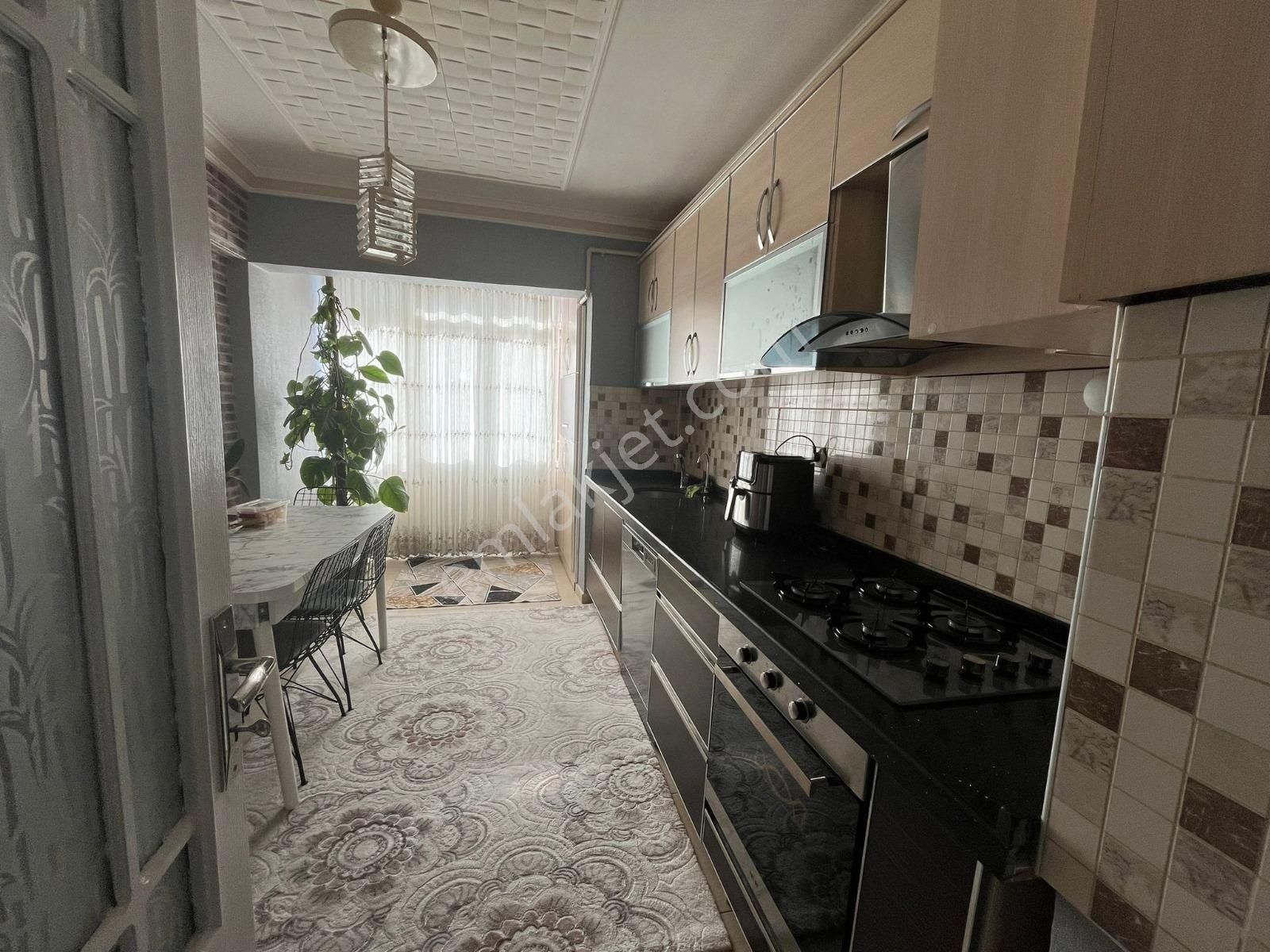 Mareşal Çakmak Mah'de 3+1 Merkezi Konumda Yapılı Daire!! - Görsel 2