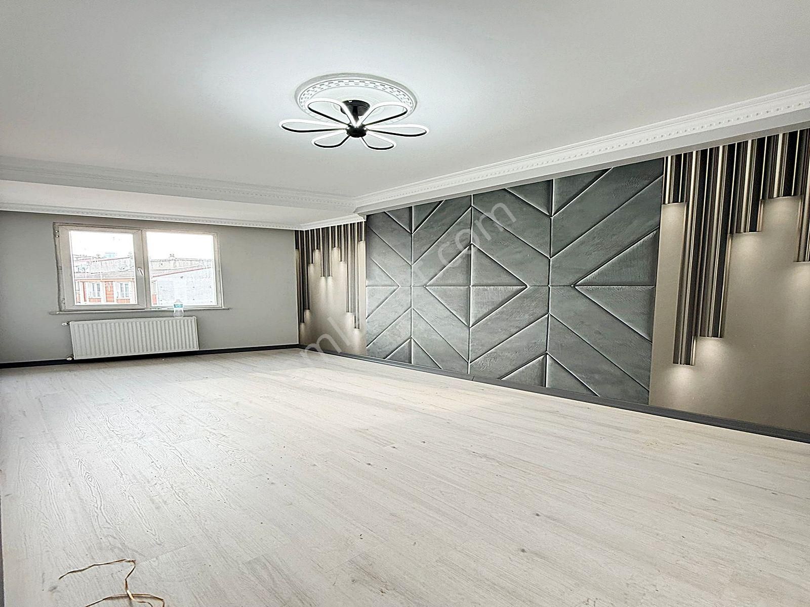 Esenyurt Üçevler Mahallesinde Minimal Dekorlu Geniş Arakat 2+1 Daire - Görsel 6