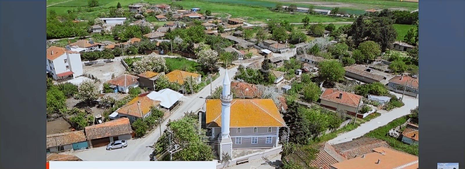 Manyas Tepecik Köyü Asfalta Cephe 480 M2