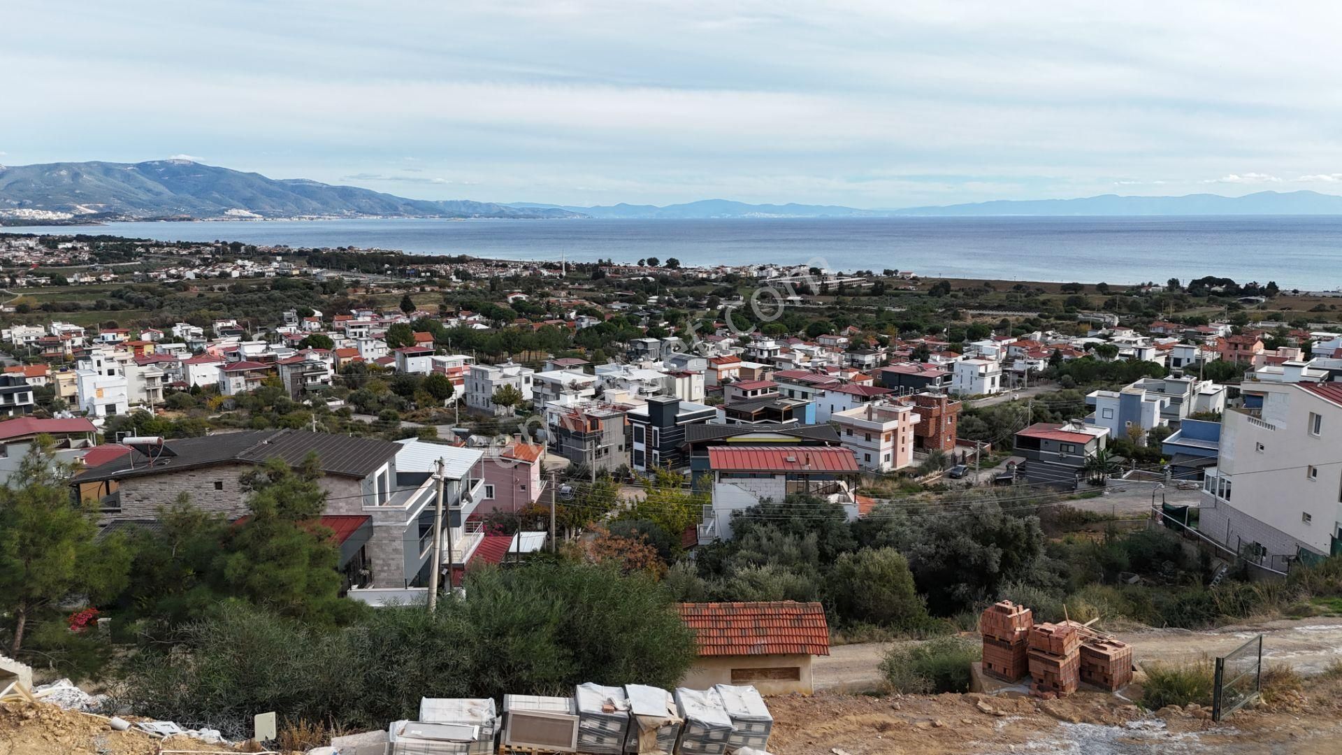 İzmir Seferihisar Atatürk Mahallesinde Deniz Manzaralı 300 M2 Arsa