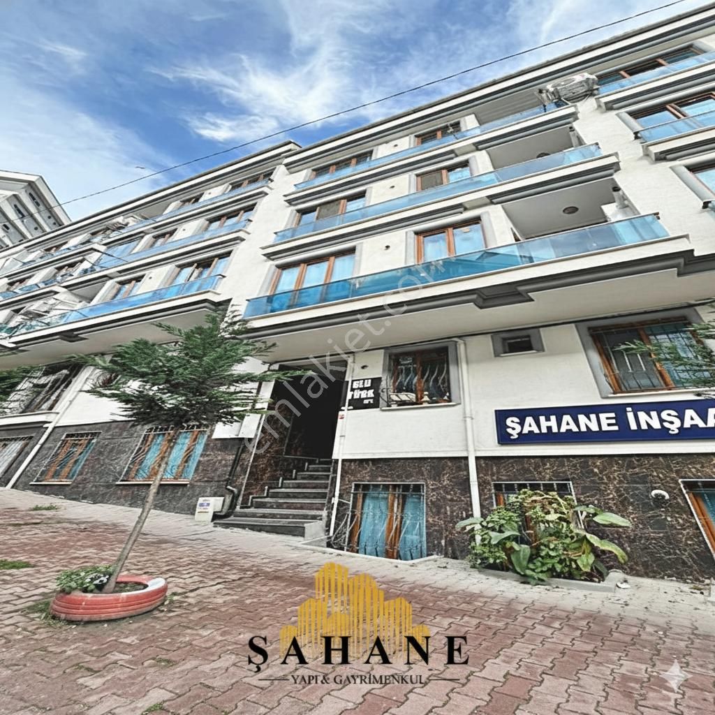 Esenyurt Mehmet Akif Ersoy Mahallesinde Butik Site İçerisinde Kelepir Yüksek Giriş 2+1 Daire