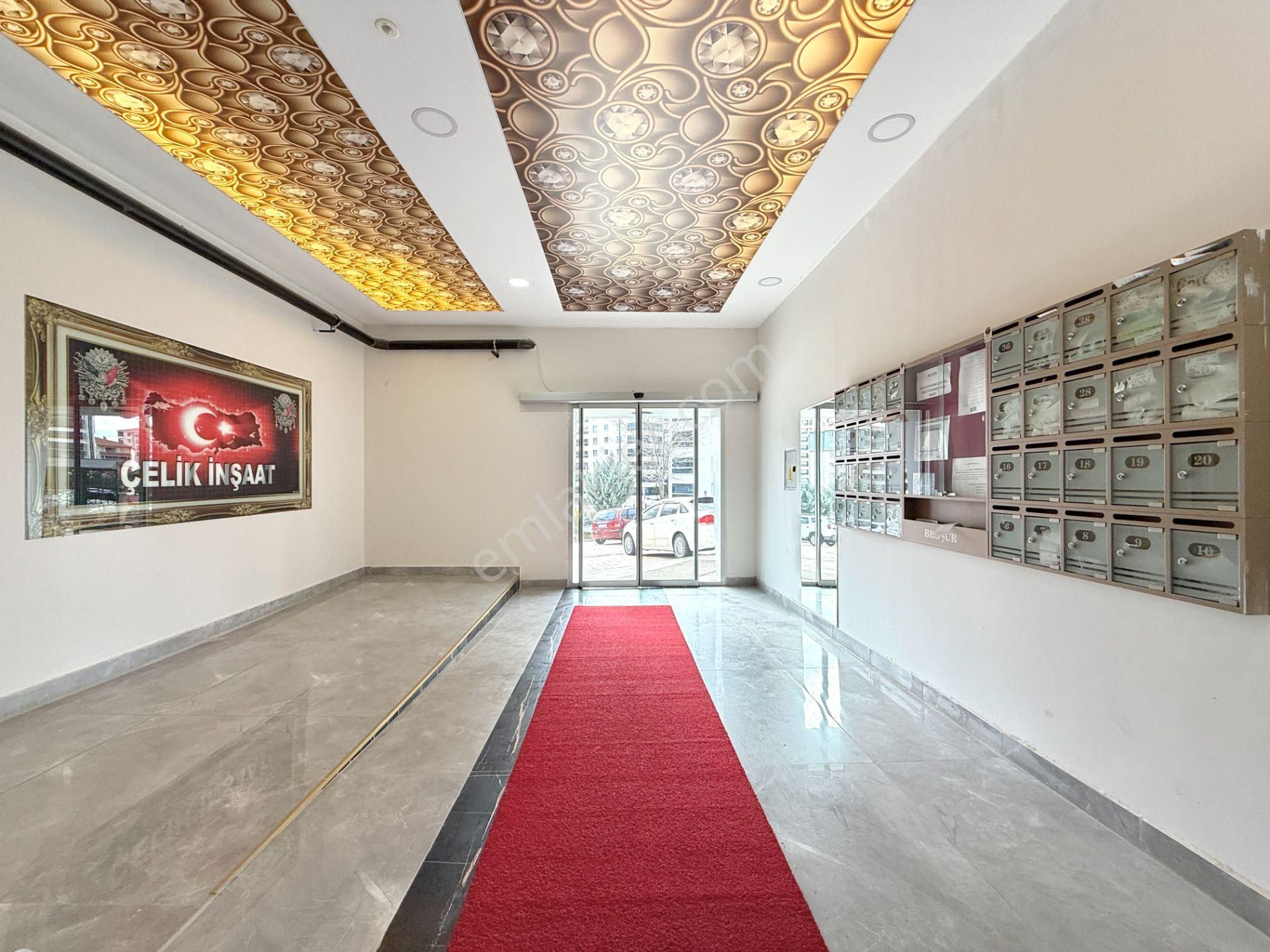 Pursaklar Mehmet Zengin Emlak'tan Otoparklı Çift Banyolu 1.kat 3+1 Sitede Daire - Görsel 38
