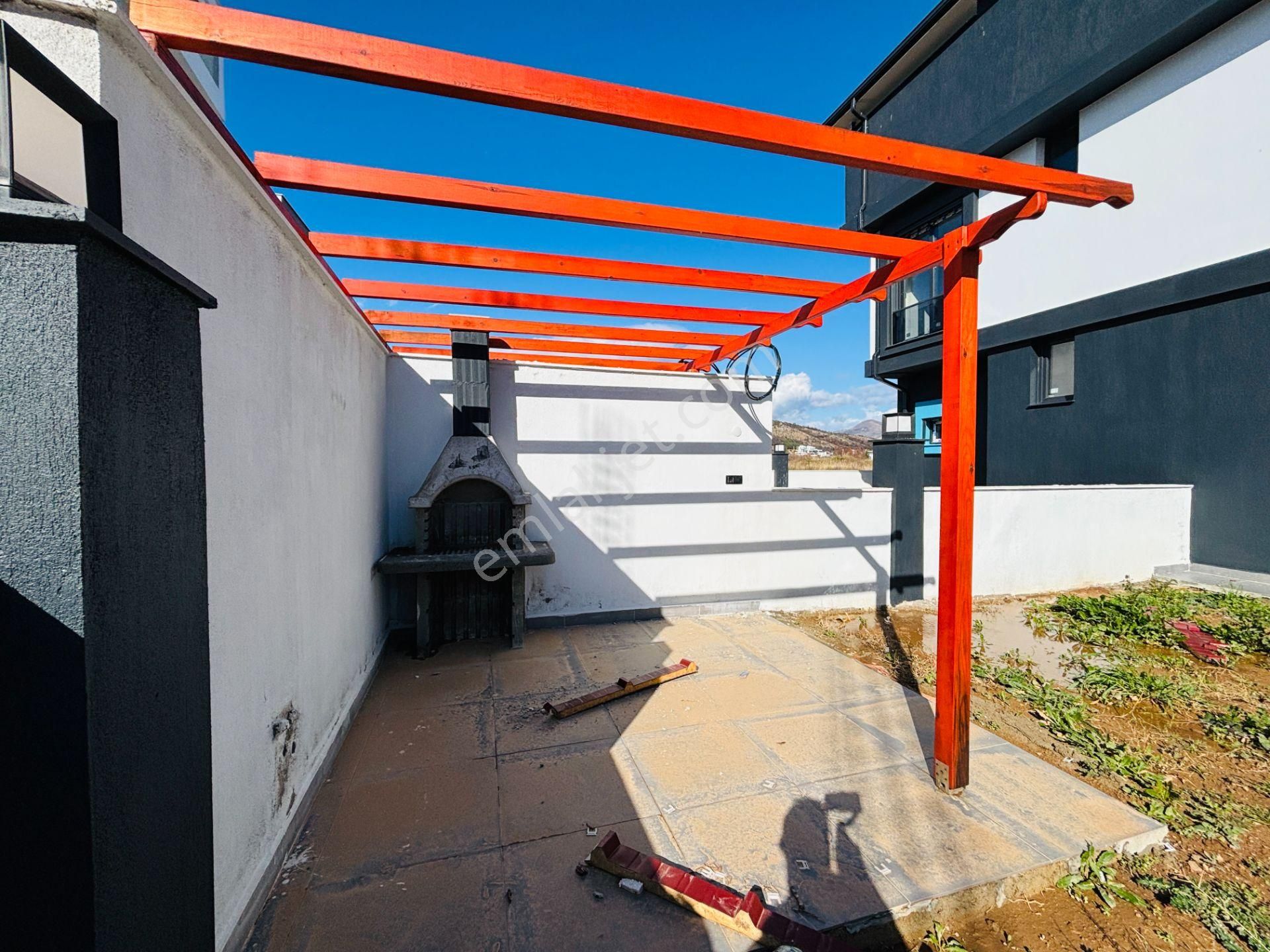 İzmir Seferihisar Cumhuriyet’de Güzel Konumda 3+1 Tripleks Yazlık Villa - Görsel 9