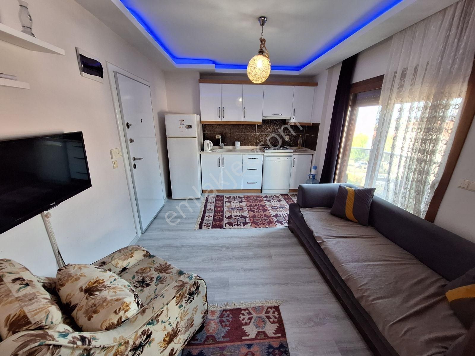 Kuşadası Sahile,çarşıya 5dk Deniz Manzaralı 1+1 Daire Satılıktır - Görsel 10