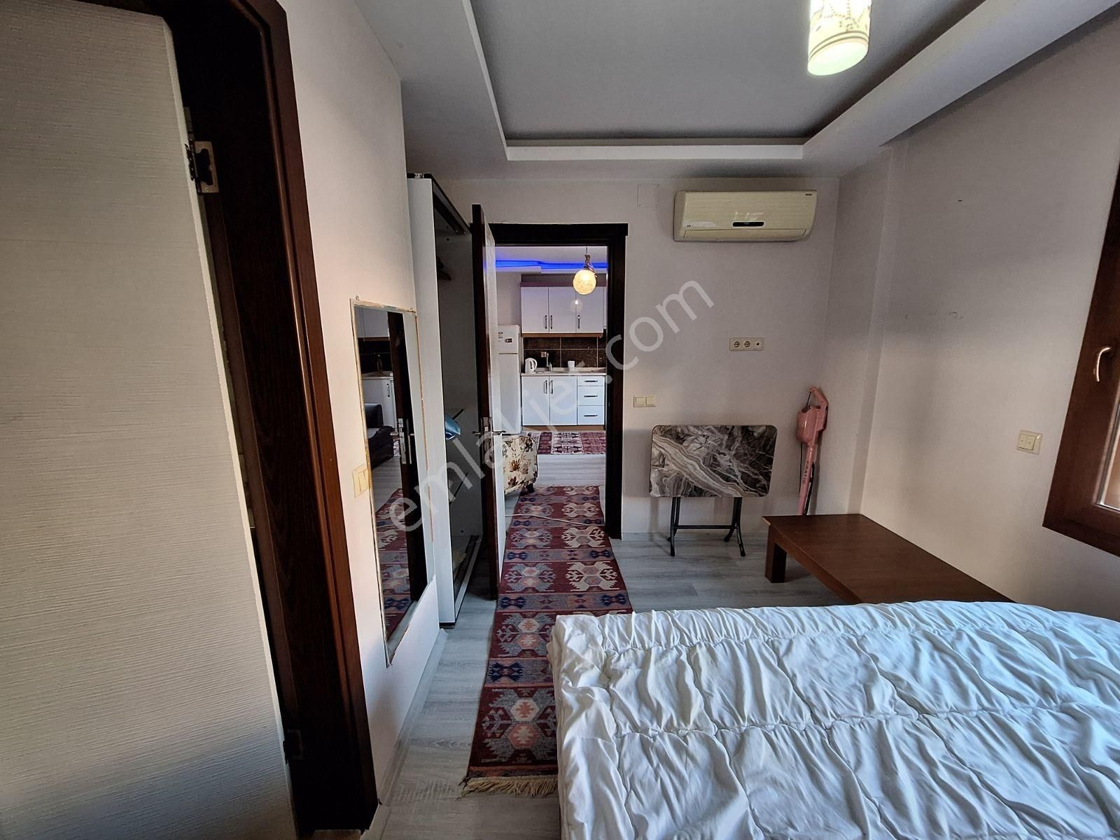 Kuşadası Sahile,çarşıya 5dk Deniz Manzaralı 1+1 Daire Satılıktır - Görsel 17