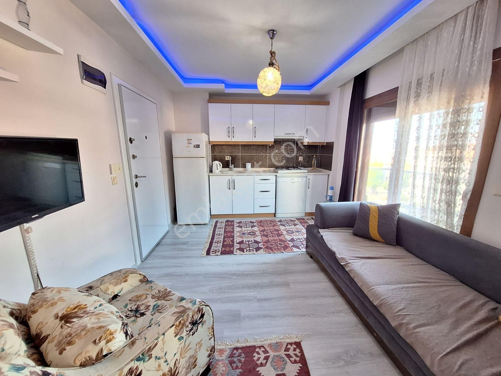 Kuşadası Sahile,çarşıya 5dk Deniz Manzaralı 1+1 Daire Satılıktır - Görsel 18