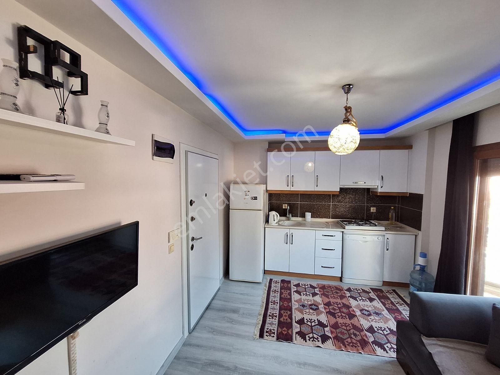 Kuşadası Sahile,çarşıya 5dk Deniz Manzaralı 1+1 Daire Satılıktır - Görsel 4