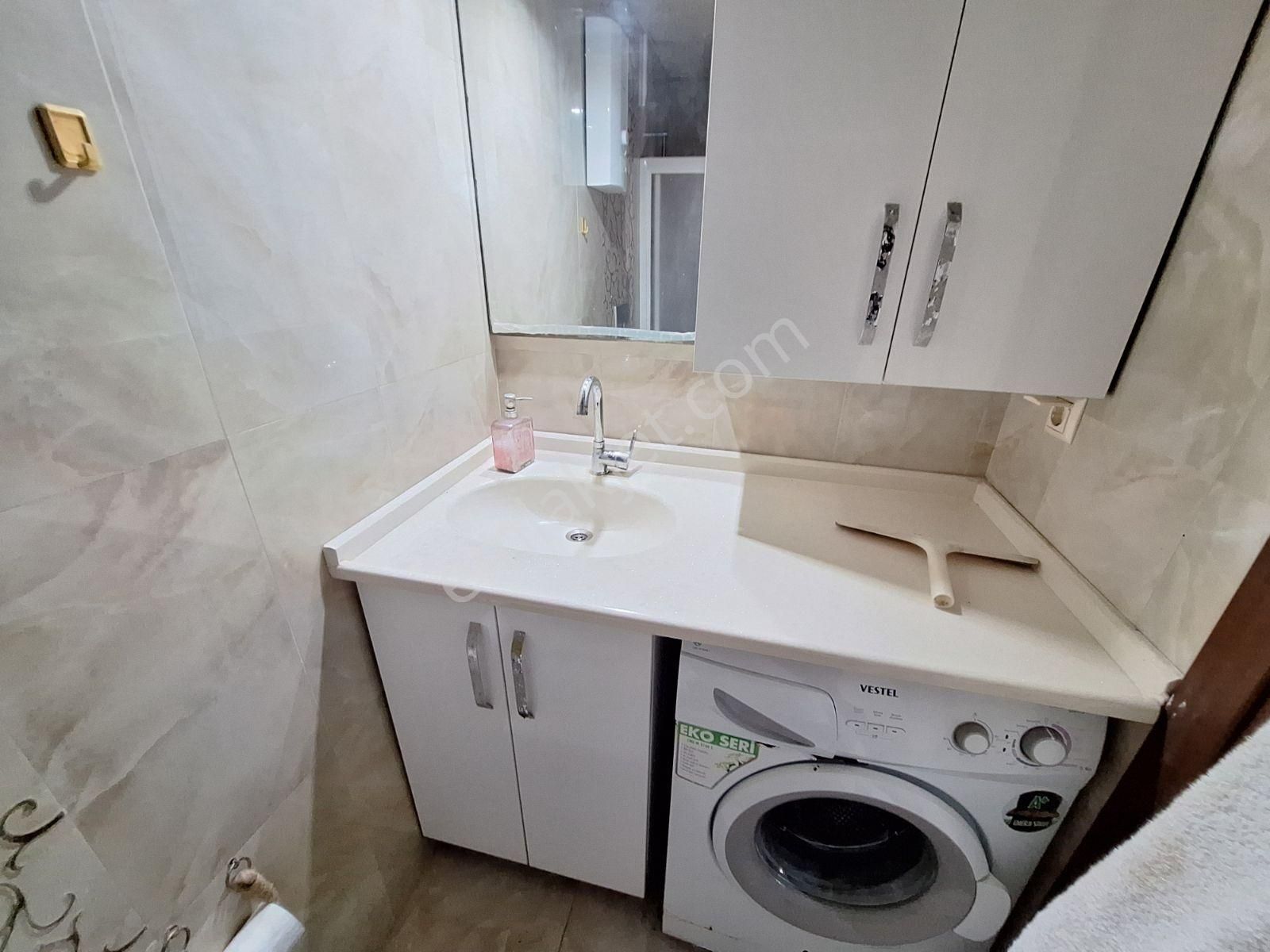 Kuşadası Sahile,çarşıya 5dk Deniz Manzaralı 1+1 Daire Satılıktır - Görsel 15