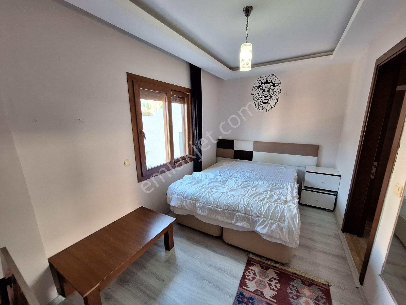 Kuşadası Sahile,çarşıya 5dk Deniz Manzaralı 1+1 Daire Satılıktır - Görsel 12