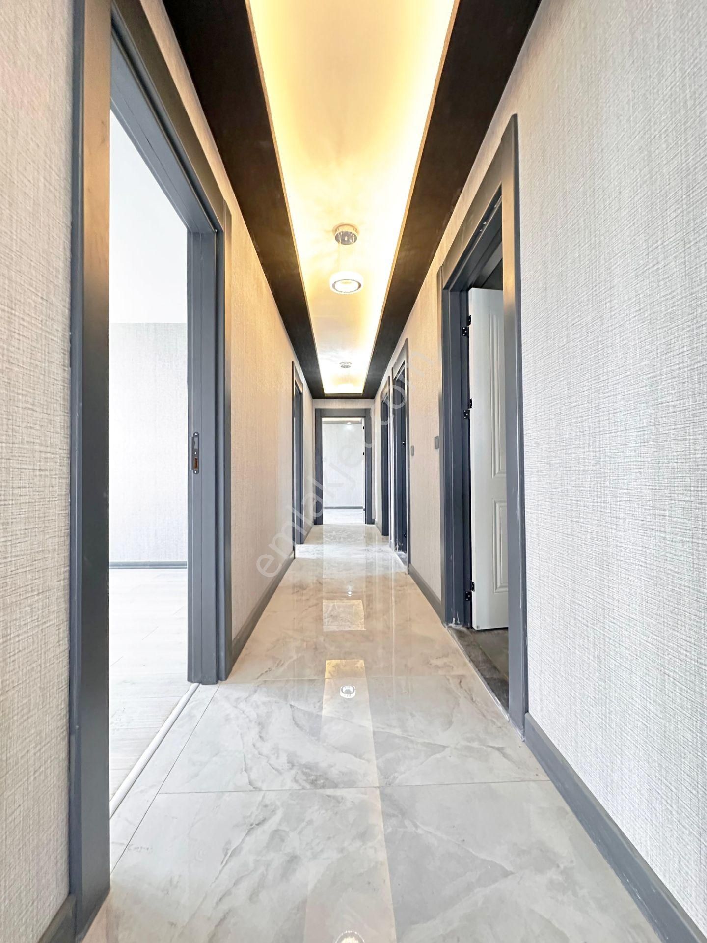 Pursaklar Mehmet Zengin Emlak'tan Teras Balkonlu Yerden Isıtmalı 7.kat 4+1 Ultra Lüks Sitede Daire - Görsel 25