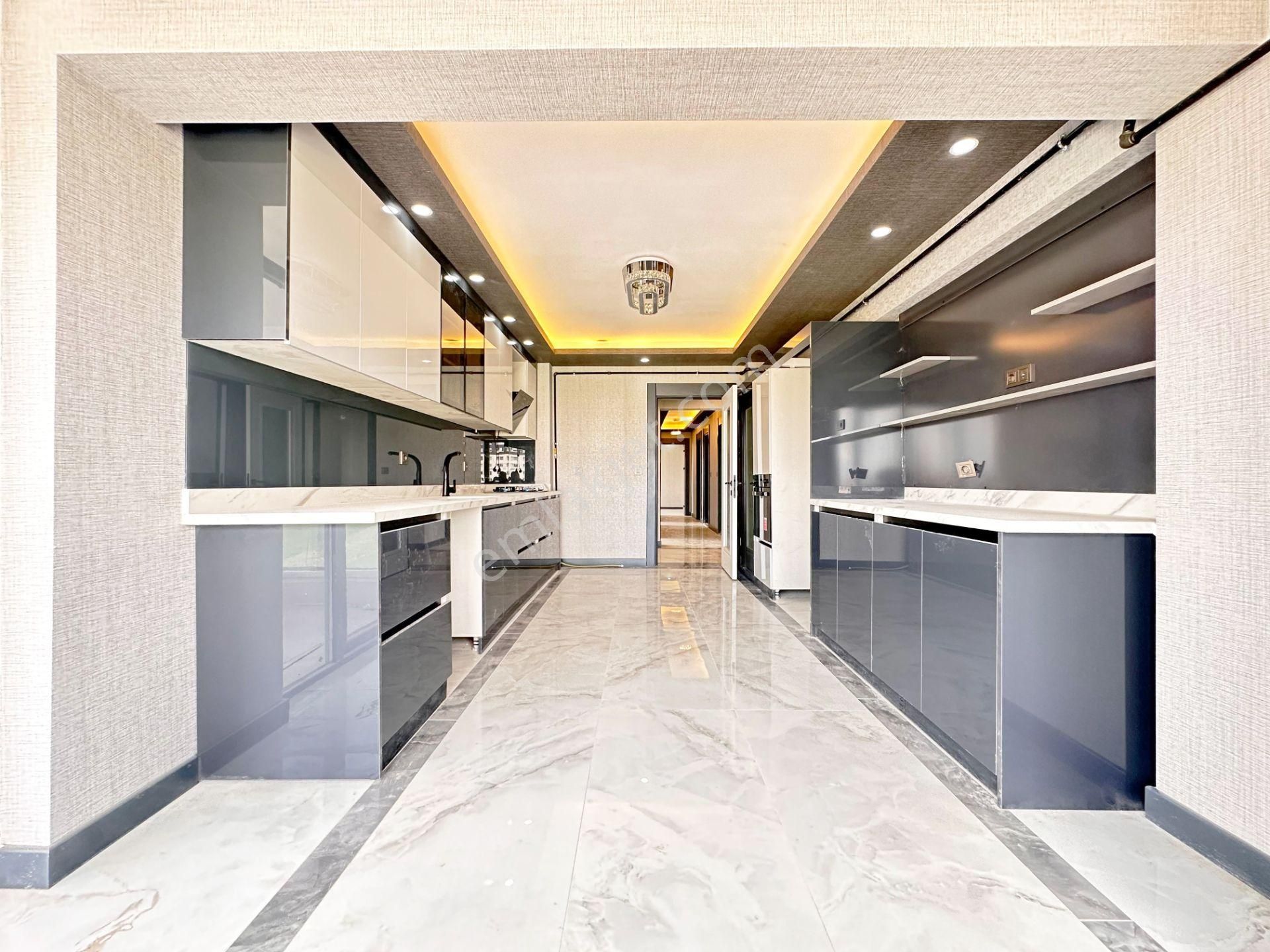 Pursaklar Mehmet Zengin Emlak'tan Teras Balkonlu Yerden Isıtmalı 7.kat 4+1 Ultra Lüks Sitede Daire - Görsel 6