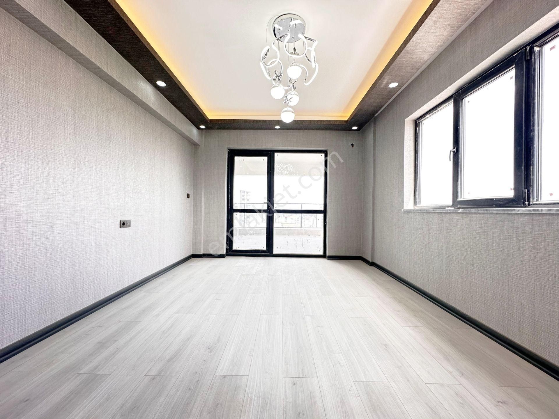 Pursaklar Mehmet Zengin Emlak'tan Teras Balkonlu Yerden Isıtmalı 7.kat 4+1 Ultra Lüks Sitede Daire - Görsel 16