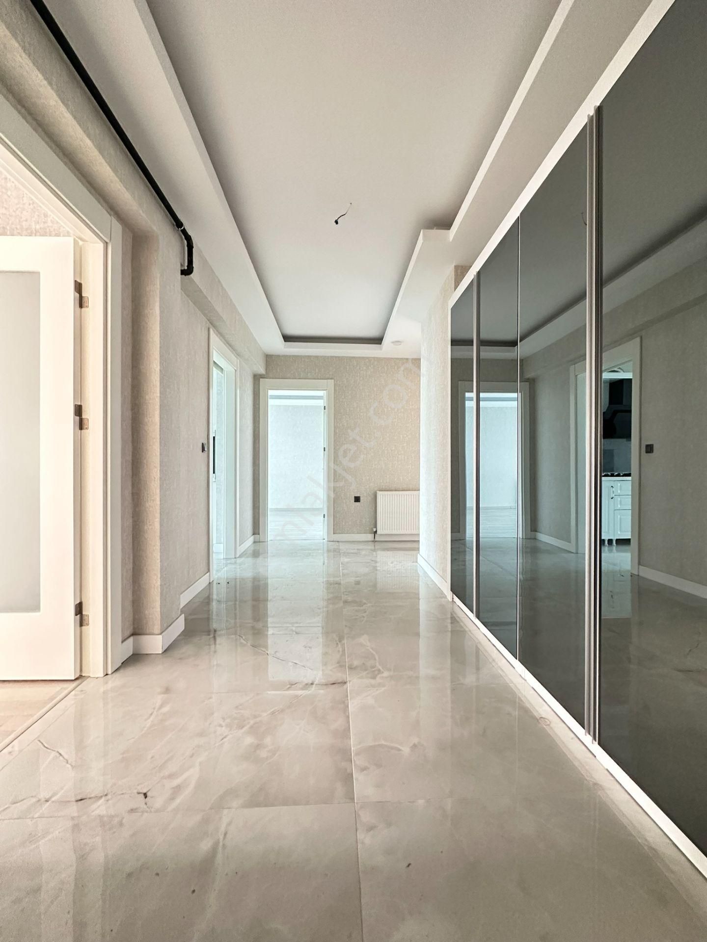 Pursaklar Mehmet Zengin Emlak'tan Kapalı Otoparklı Hstane Yakını 3.kat 4+1 Daire Daire - Görsel 31