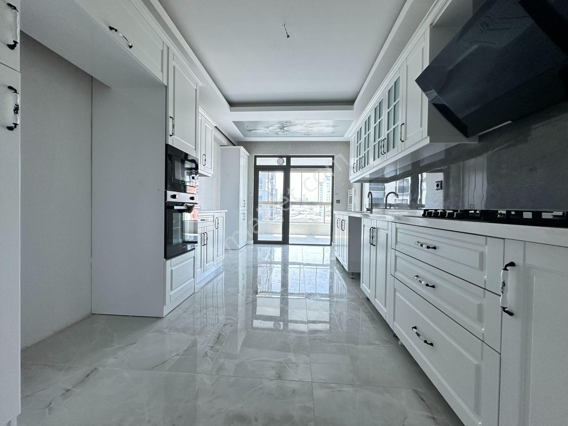 Pursaklar Mehmet Zengin Emlak'tan Kapalı Otoparklı Hstane Yakını 3.kat 4+1 Daire Daire - Görsel 4