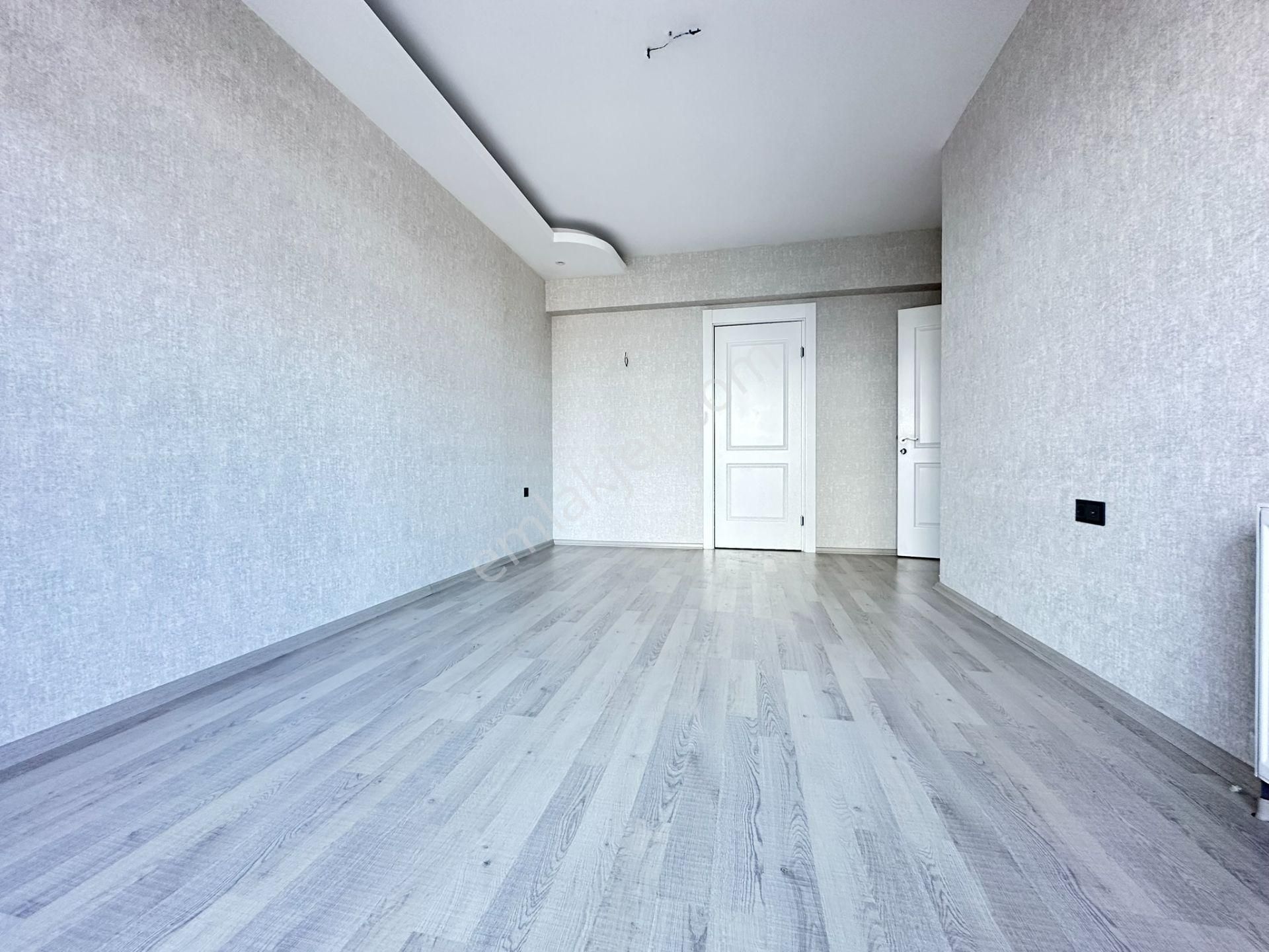 Pursaklar Mehmet Zengin Emlak'tan Kapalı Otoparklı Hstane Yakını 3.kat 4+1 Daire Daire - Görsel 19