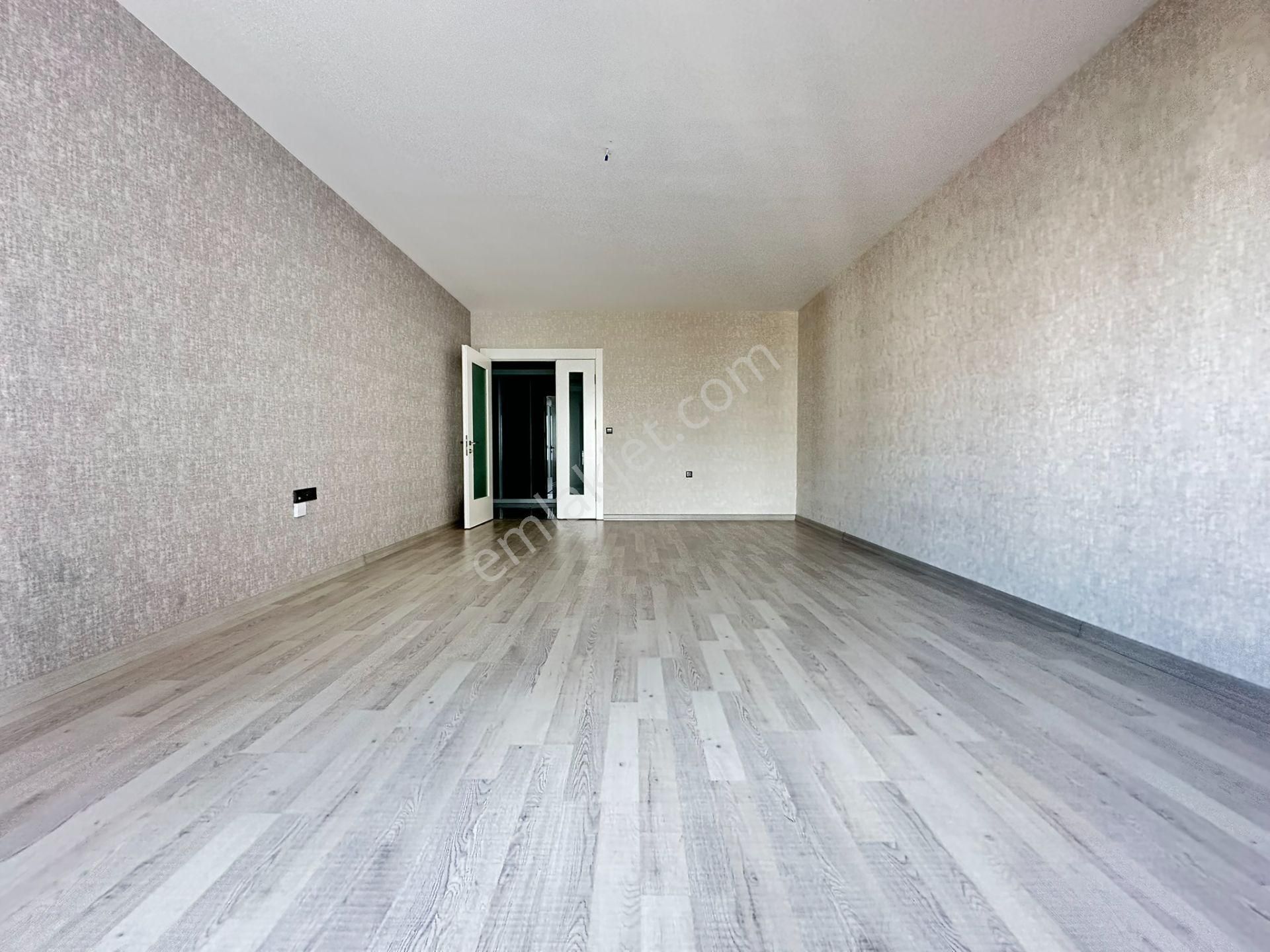 Pursaklar Mehmet Zengin Emlak'tan Kapalı Otoparklı Hstane Yakını 3.kat 4+1 Daire Daire - Görsel 15