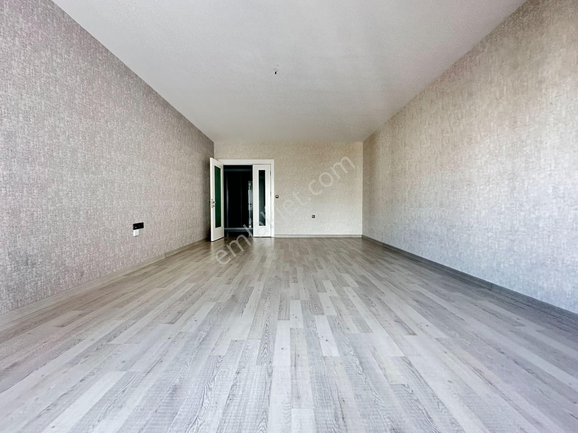 Pursaklar Mehmet Zengin Emlak'tan Kapalı Otoparklı Hstane Yakını 3.kat 4+1 Daire Daire - Görsel 14