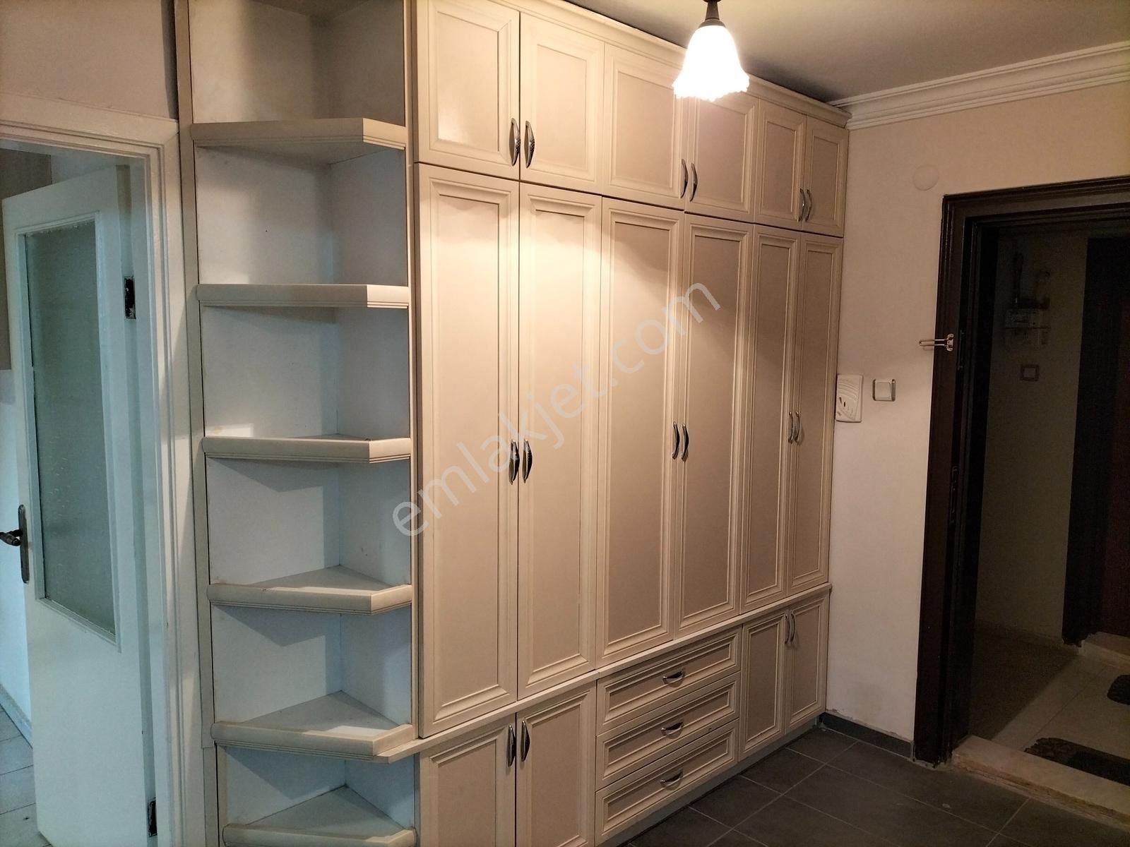Bayraklı Site İçinde Kiralık Geniş 3+1 - Görsel 8
