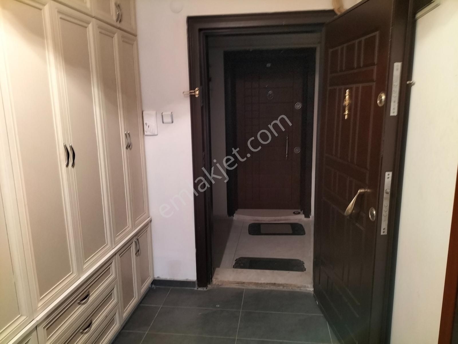 Bayraklı Site İçinde Kiralık Geniş 3+1 - Görsel 25