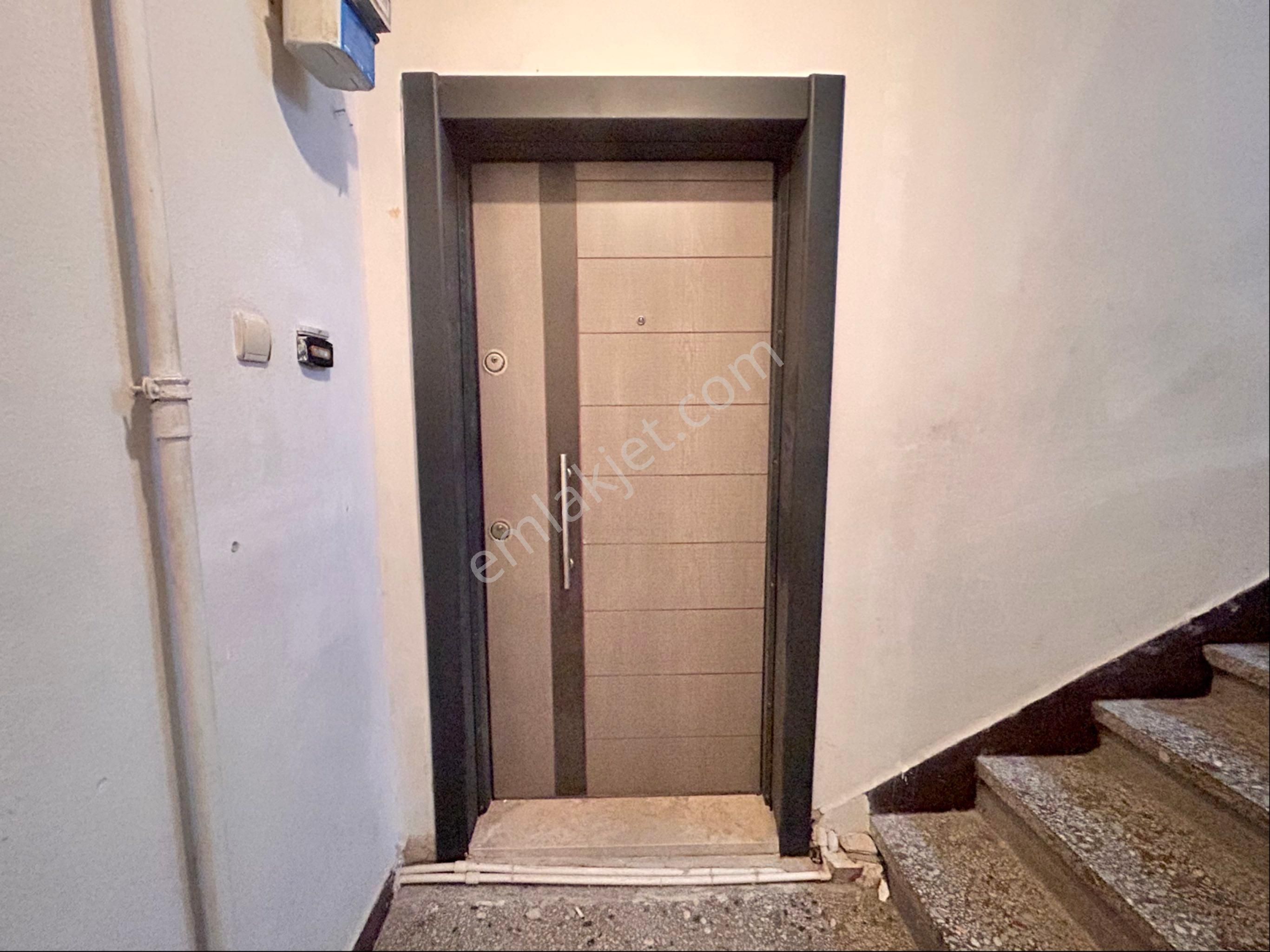 Hürriyet Meydanın'da İçi Yenilenmiş 2+1 Kiralık Daire - Görsel 5