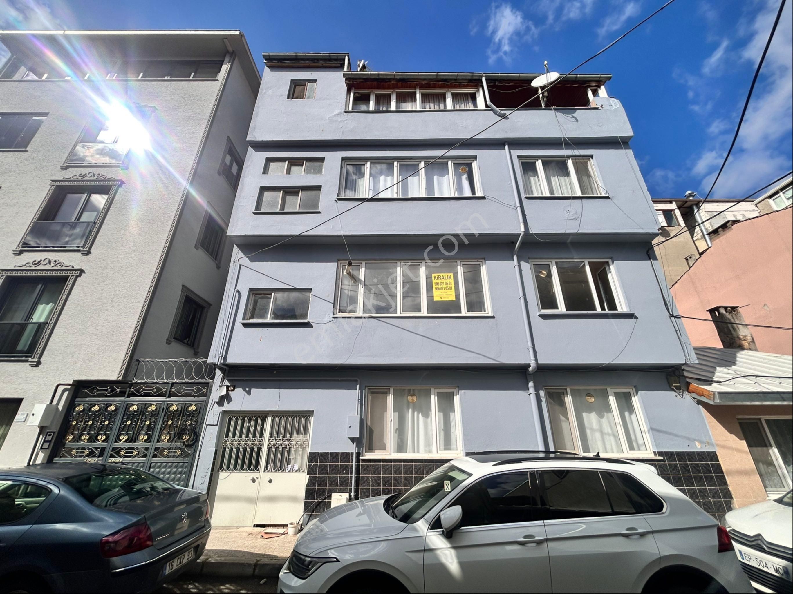 Hürriyet Meydanın'da İçi Yenilenmiş 2+1 Kiralık Daire - Görsel 3