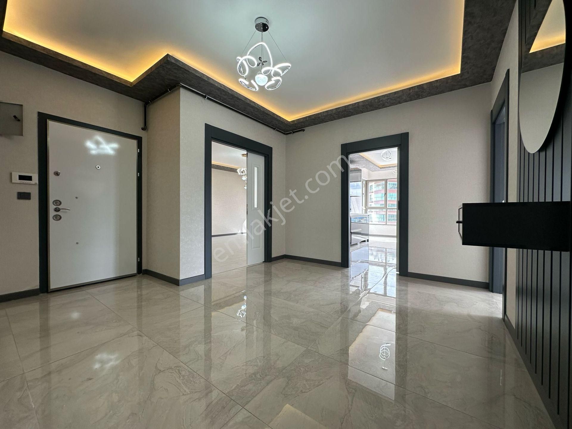 Pursaklar Mehmet Zengin Emlak'tan Kapalı Otoparklı Çift Banyolu 3.kat 4+1 Ultra Lüks Sitede - Görsel 23