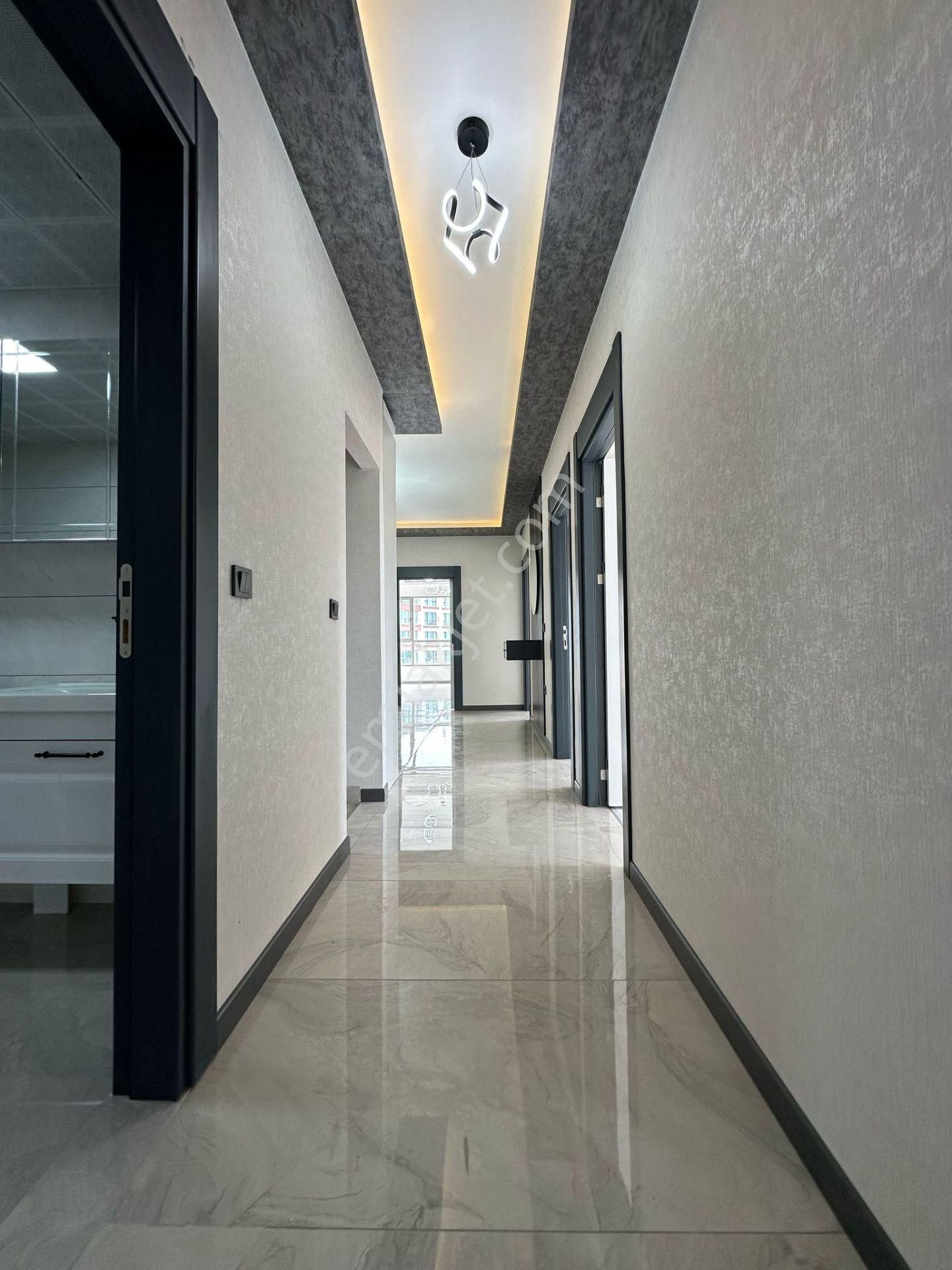 Pursaklar Mehmet Zengin Emlak'tan Kapalı Otoparklı Çift Banyolu 3.kat 4+1 Ultra Lüks Sitede - Görsel 30