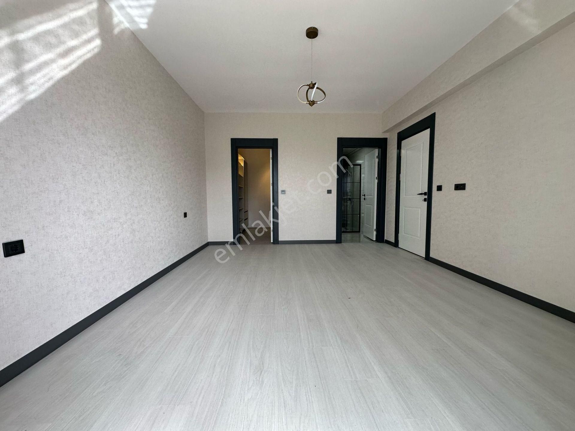 Pursaklar Mehmet Zengin Emlak'tan Kapalı Otoparklı Çift Banyolu 3.kat 4+1 Ultra Lüks Sitede - Görsel 17