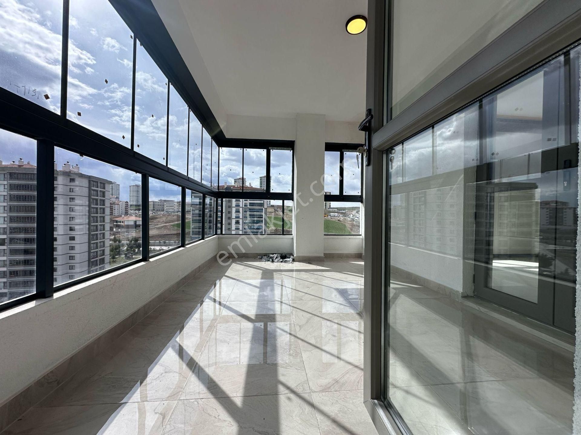 Pursaklar Mehmet Zengin Emlak'tan Kapalı Otoparklı Çift Banyolu 3.kat 4+1 Ultra Lüks Sitede - Görsel 34