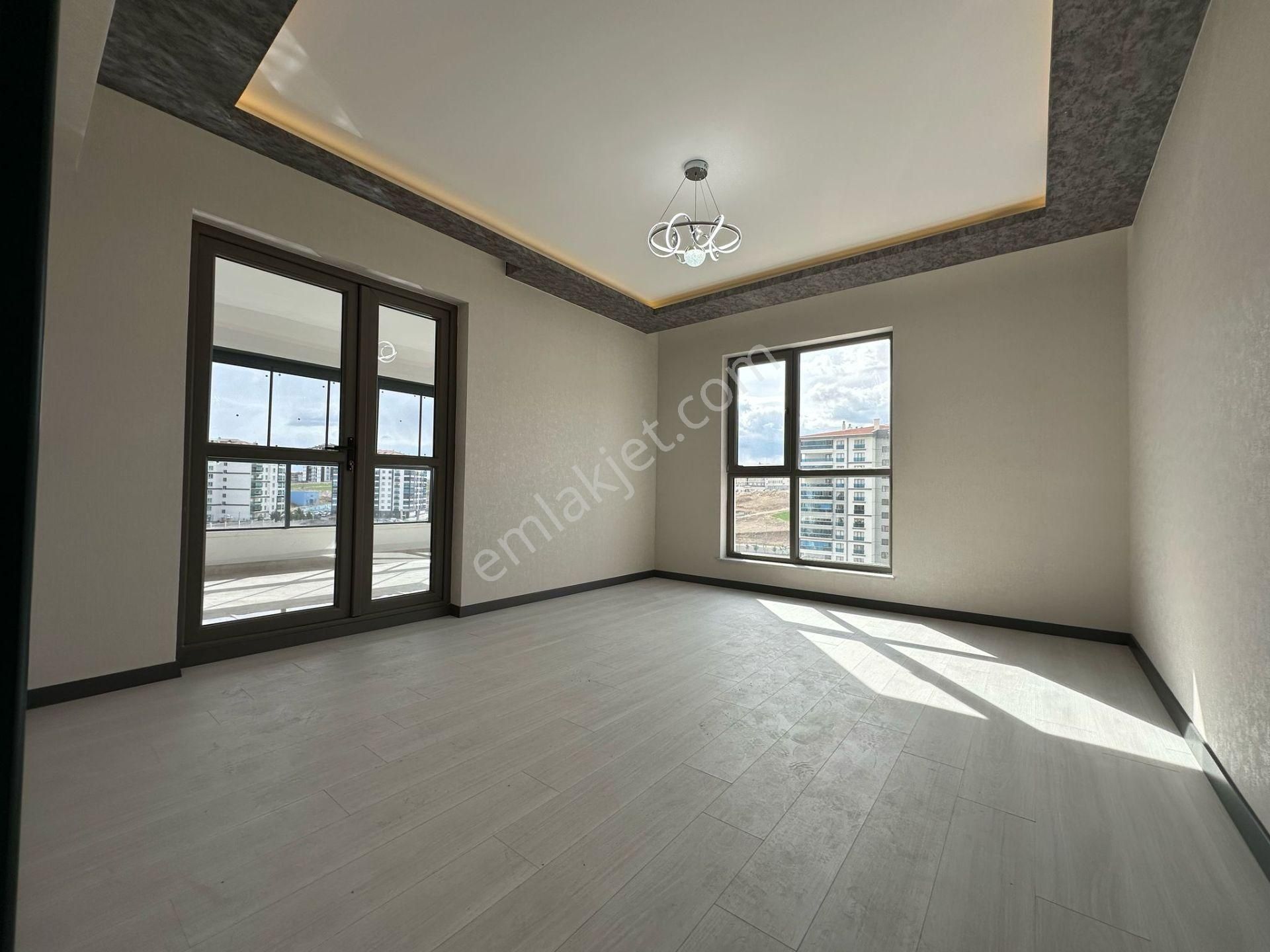 Pursaklar Mehmet Zengin Emlak'tan Kapalı Otoparklı Çift Banyolu 3.kat 4+1 Ultra Lüks Sitede - Görsel 15